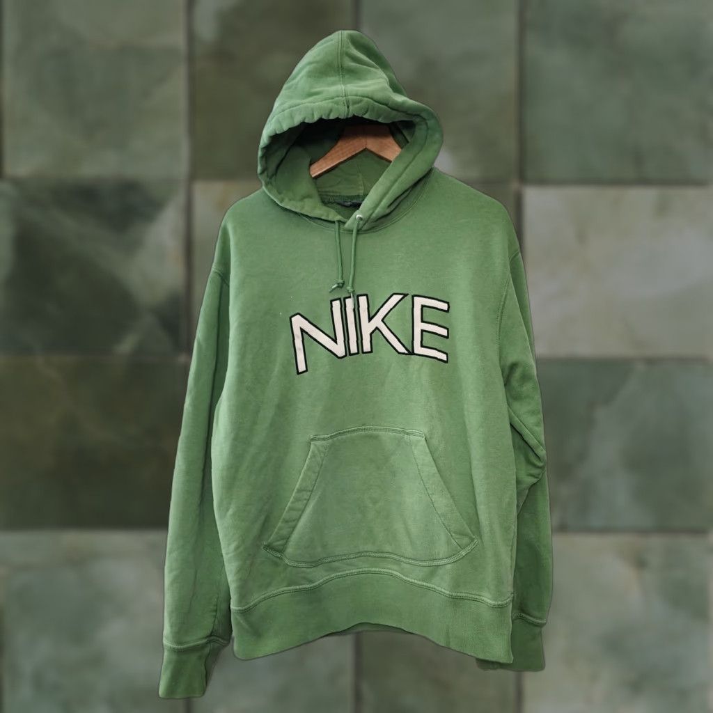 Nike VINTAGE Nike Hoodie Mens Medium Green Pullover Silver Tag Spellout Center M Mens Green Nike Hoodie Size US M / EU 48-50 / 2 - 1 Thumbnail