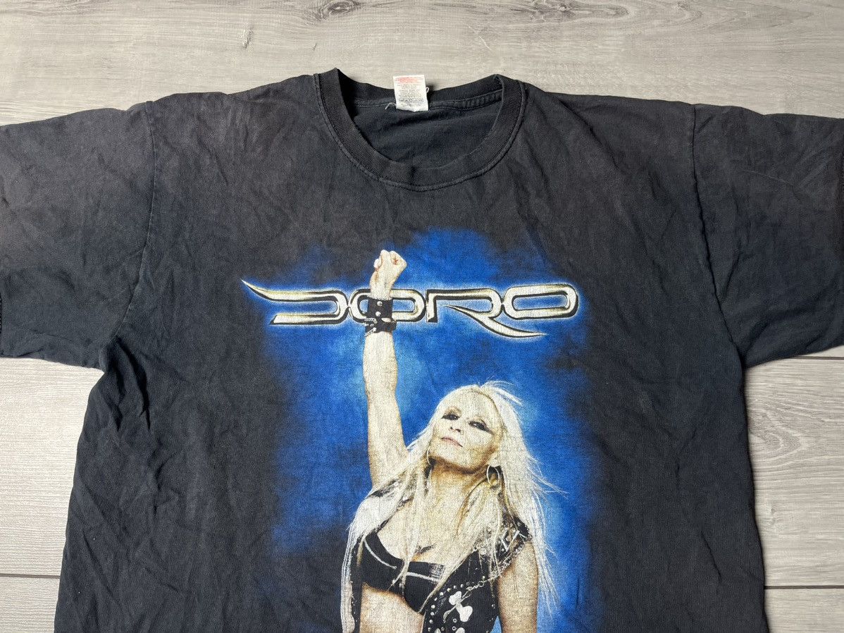 Band Tees Vintage Doro Metal queen Tshirt first tour size XLarge Size US XL / EU 56 / 4 - 3 Thumbnail