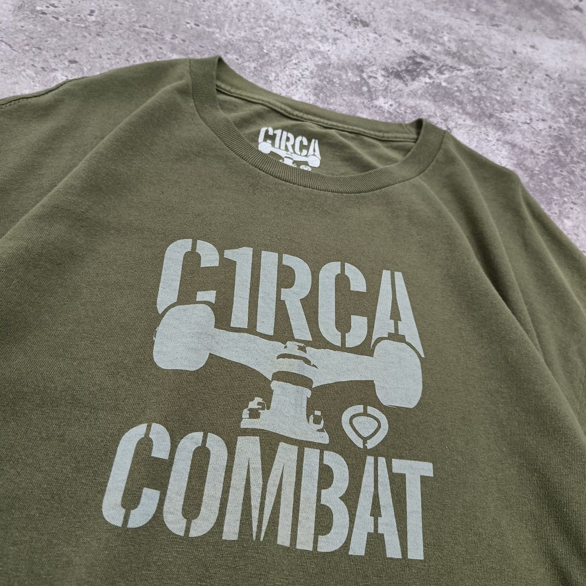 C1RCA Vintage 00s Circa Combat Skateboarding tee wheels sk8 y2k og Size US L / EU 52-54 / 3 - 4 Thumbnail