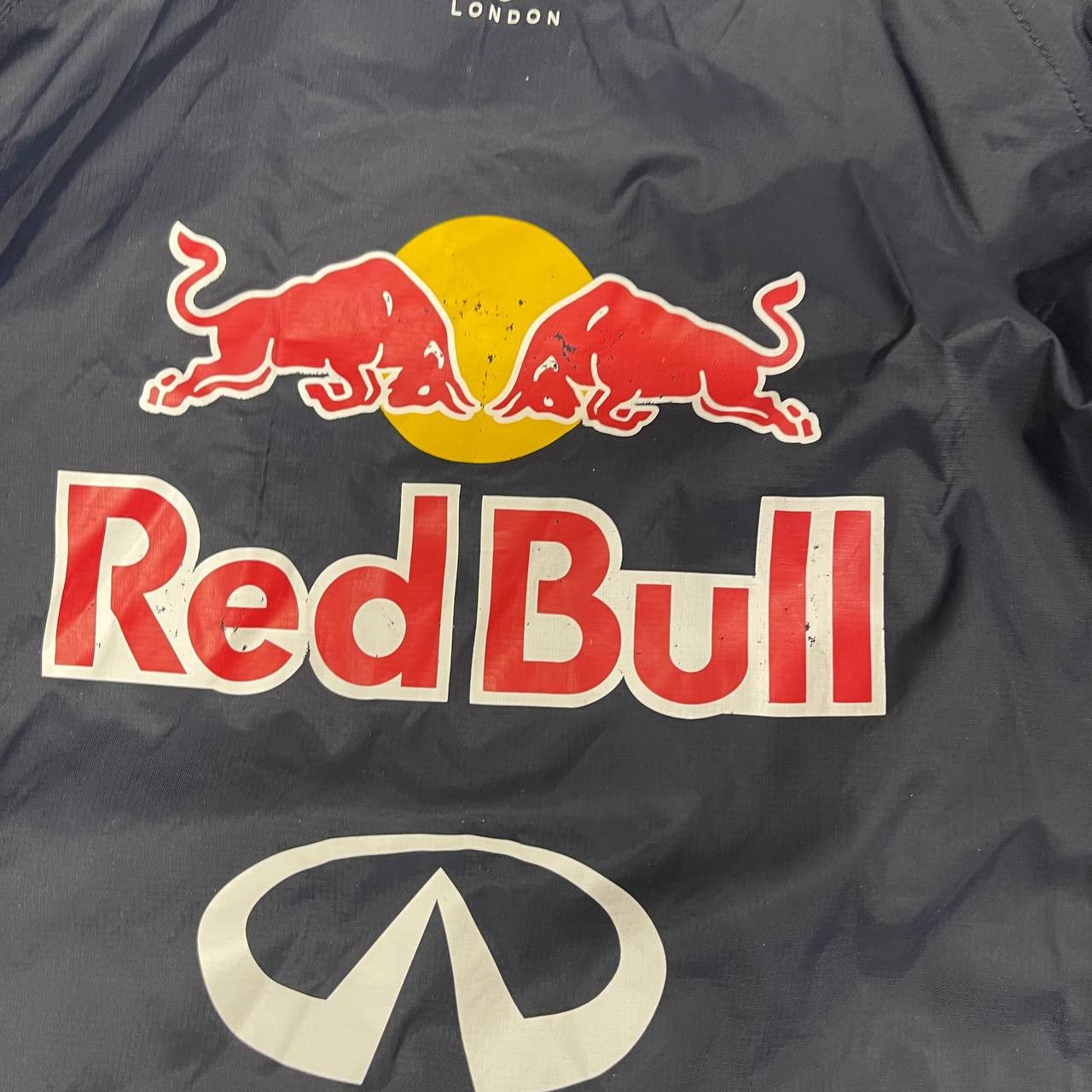 Red Bull Red Bull Infiniti F1 Racing Raincoat Jacket men’s size Size US S / EU 44-46 / 1 - 16 Thumbnail