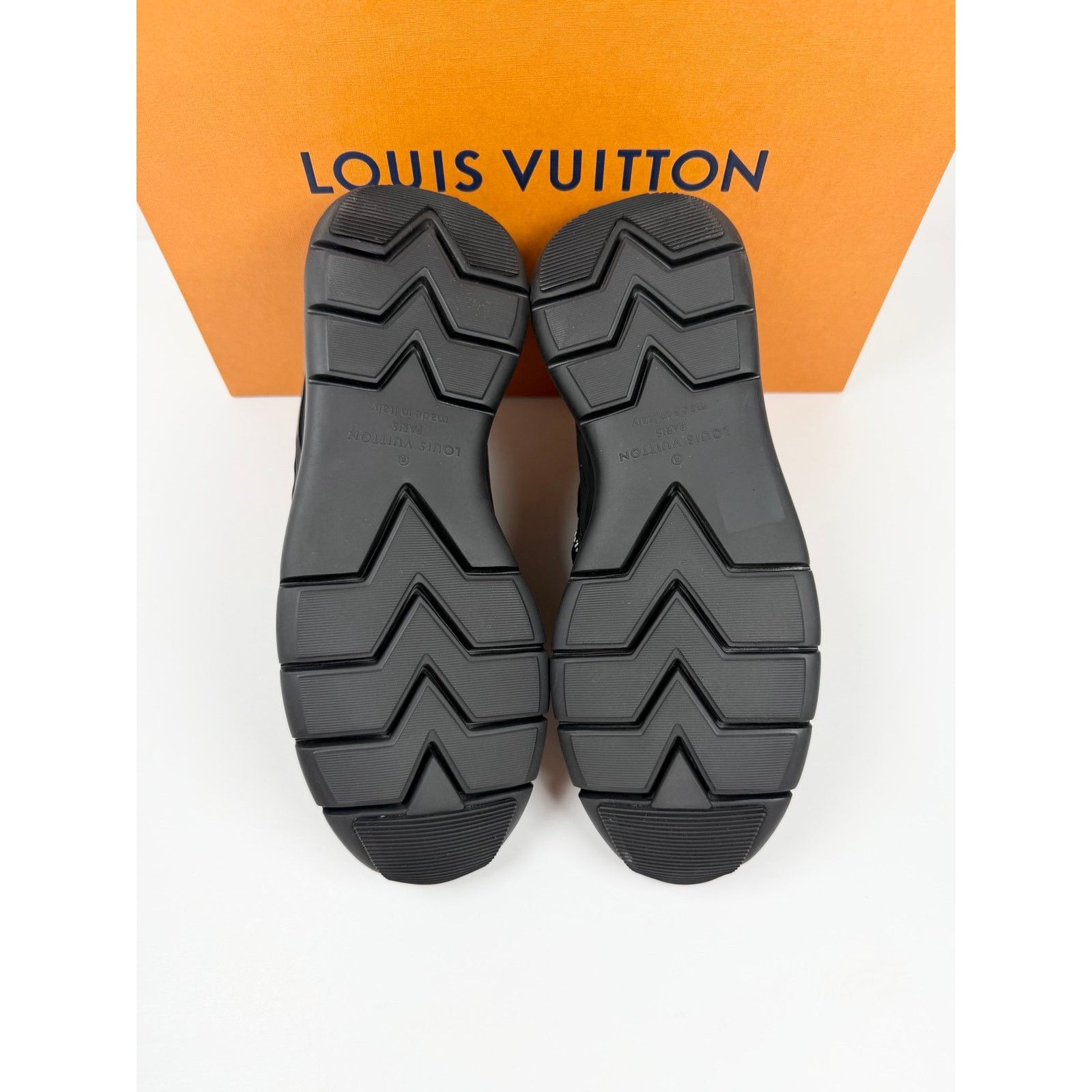 Louis Vuitton Size 7LV/8US - Louis Vuitton Fastlane Monogram Denim NEW Size US 8 / EU 41 - 7 Thumbnail