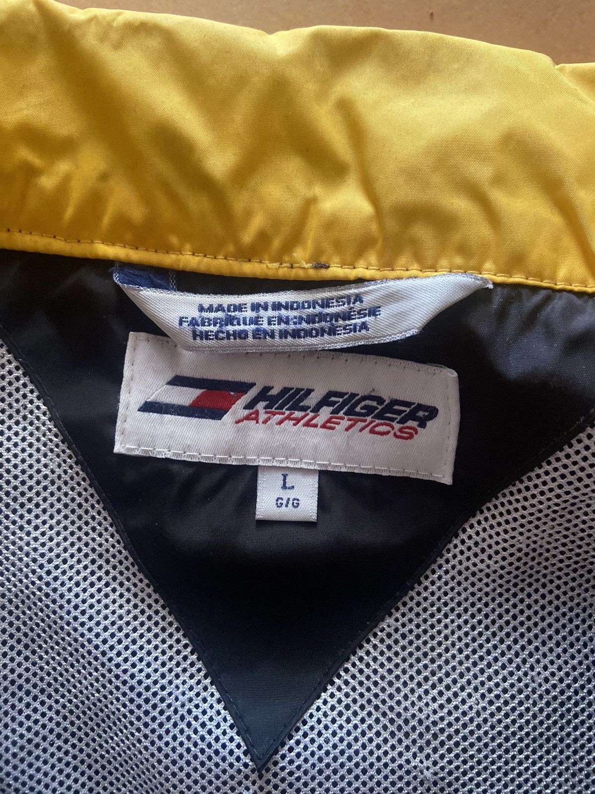 Tommy Hilfiger × Vintage Tommy Hilfiger Vintage Windbreaker Size US L / EU 52-54 / 3 - 5 Thumbnail