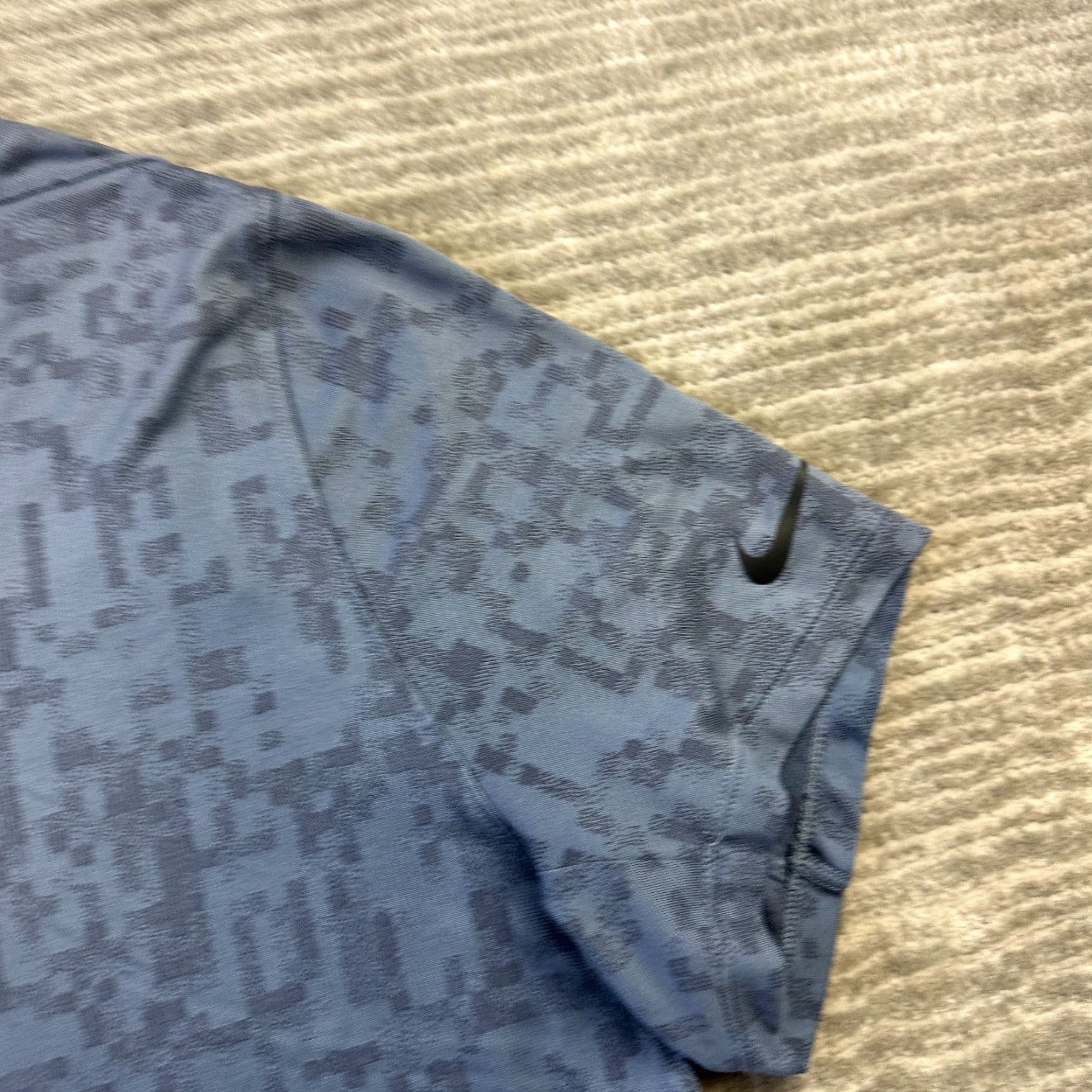 Nike VINTAGE Nike Tiger Woods Polo Shirt XL Blue Dri-Fit Camouflage Golf Mens Size US XL / EU 56 / 4 - 4 Thumbnail