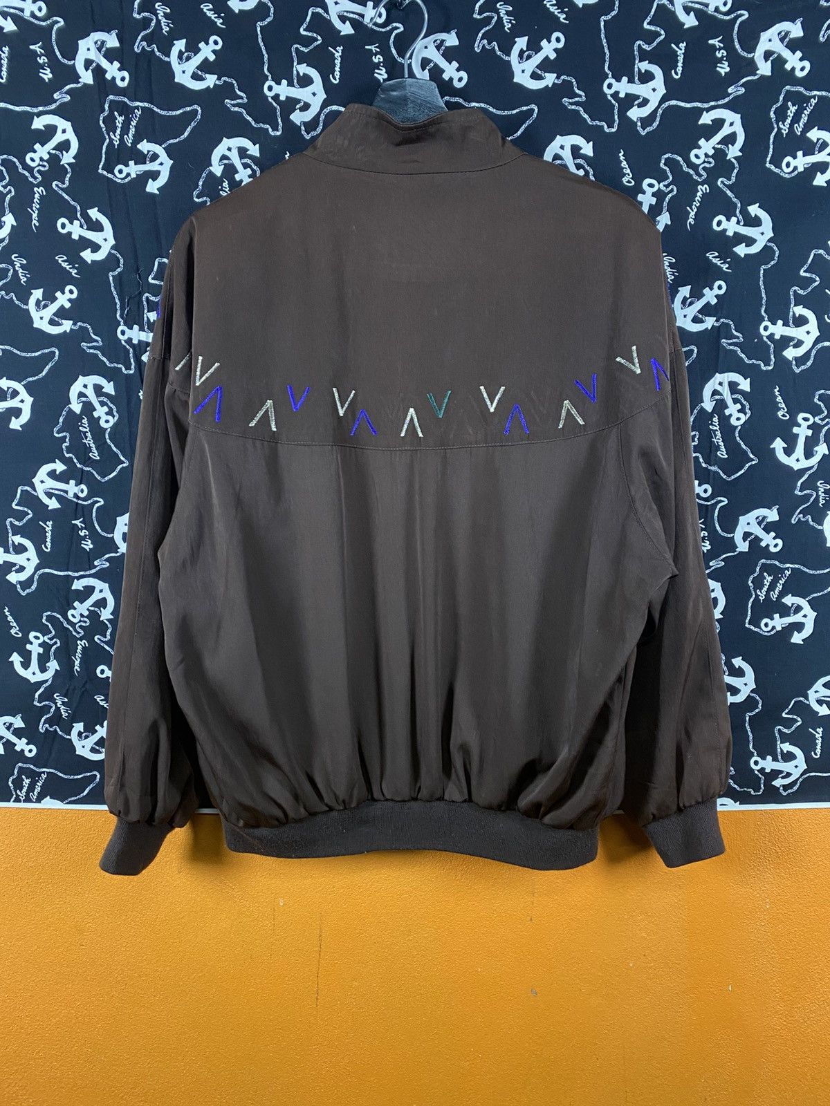 Vintage Vintage Brown Embroidered Bomber Jacket Zip-Up Retro Casual Size US M / EU 48-50 / 2 - 6 Thumbnail
