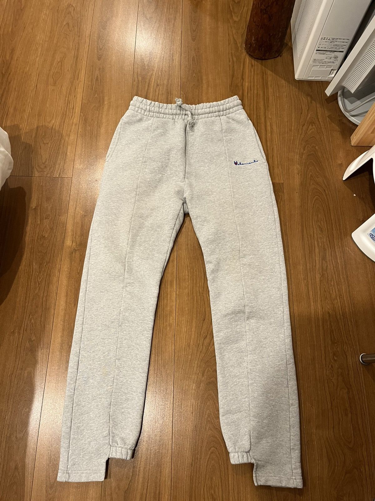 Vetements Vetements sweatpants Size US 28 / EU 44 - 1 Thumbnail
