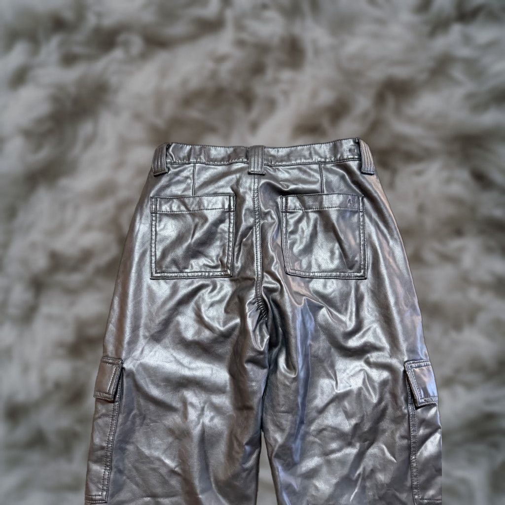 American Eagle Outfitters American Eagle Outfitters Cargo Pants Women's Black Size 6 SHORT EUC Leather Look Faux Leather Cargo Pants Women Black 6 SHORT Size 28" / US 6 / IT 42 - 1 Thumbnail