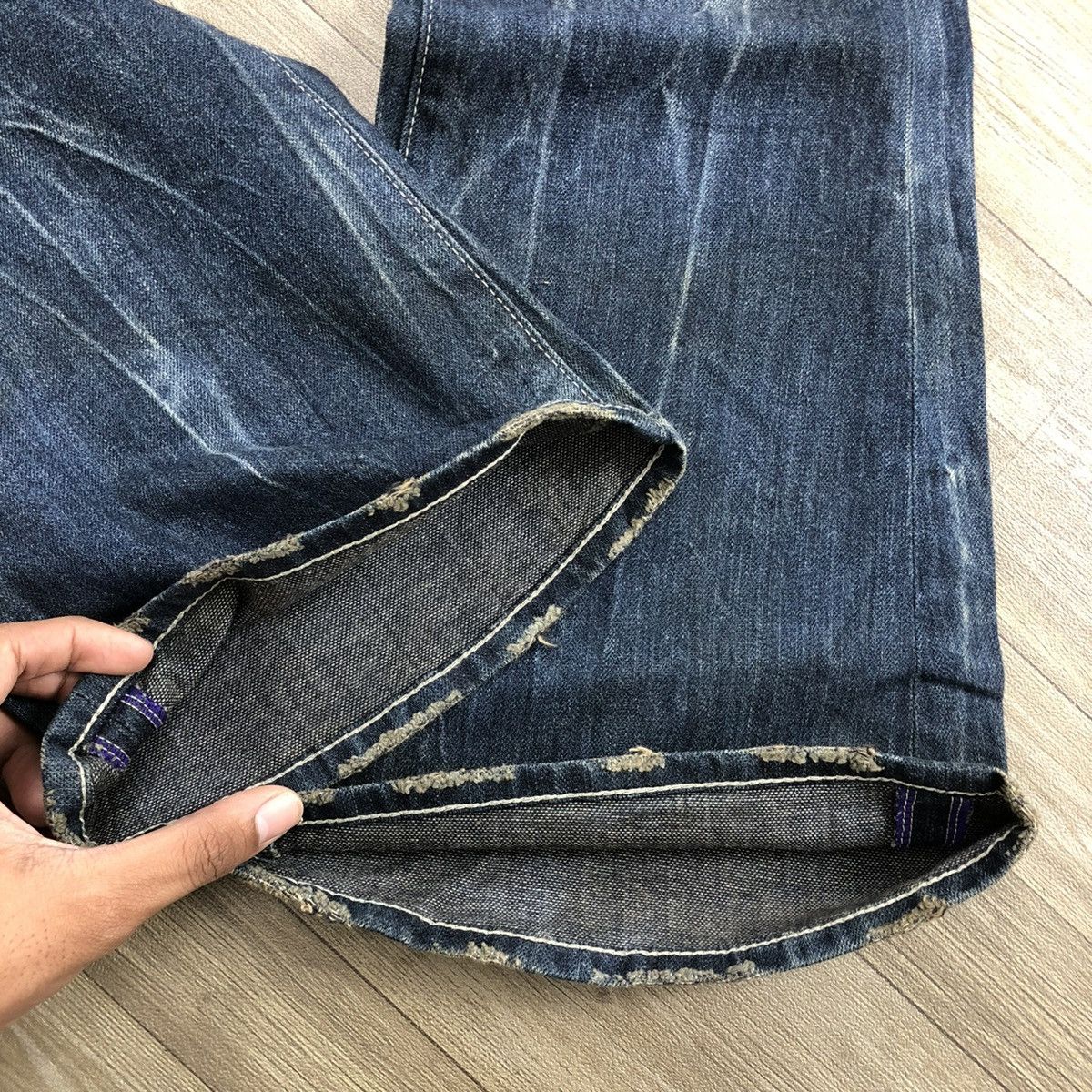 Vanquish 🇯🇵2000s Vanquish Distressed Painted Punk Bootcut Flared Jeans Size US 31 - 10 Thumbnail