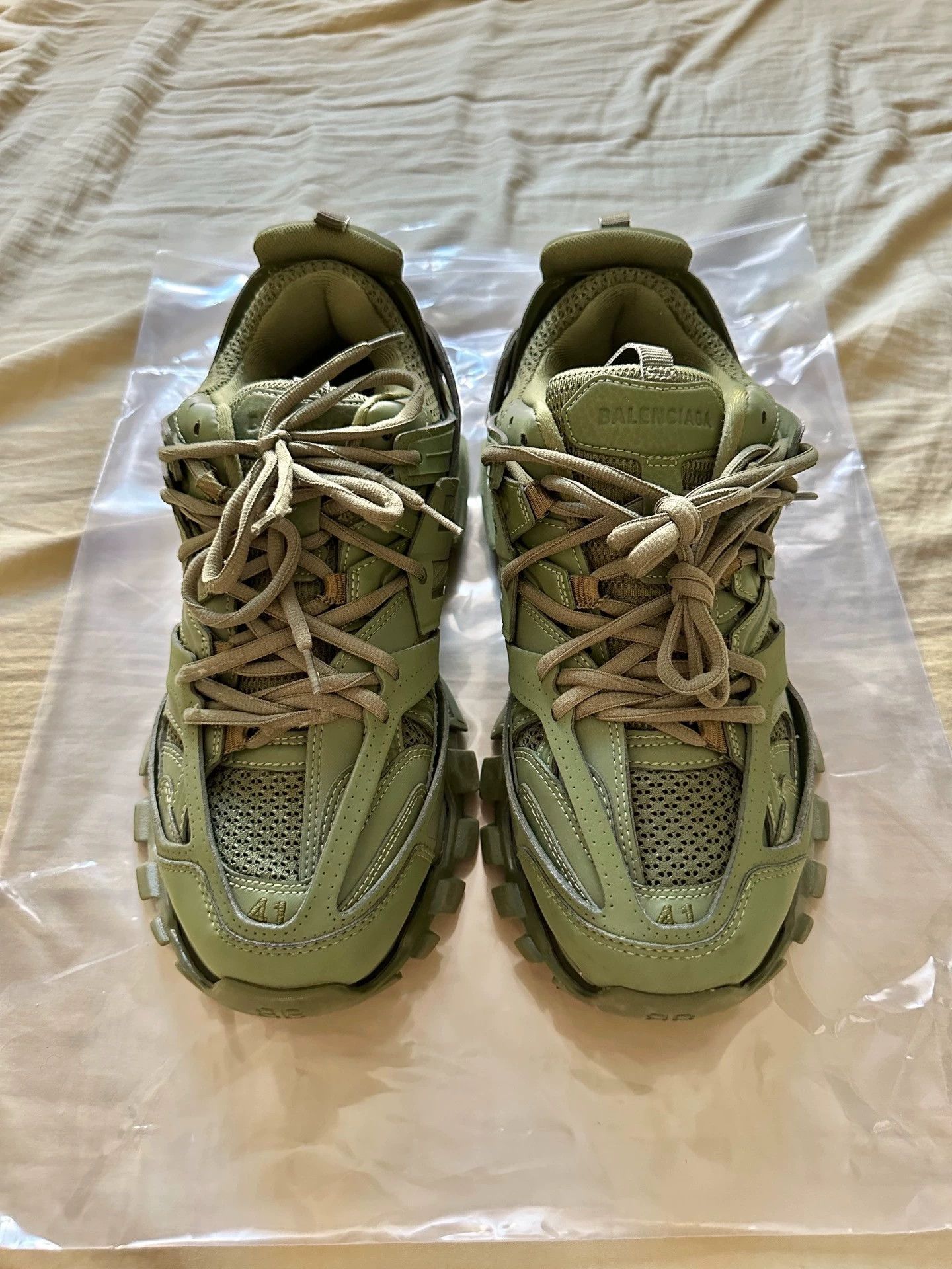 Balenciaga Balenciaga Track 1.0 Men's Olive Green 41 Sneakers Size US 8 / EU 41 - 9 Thumbnail