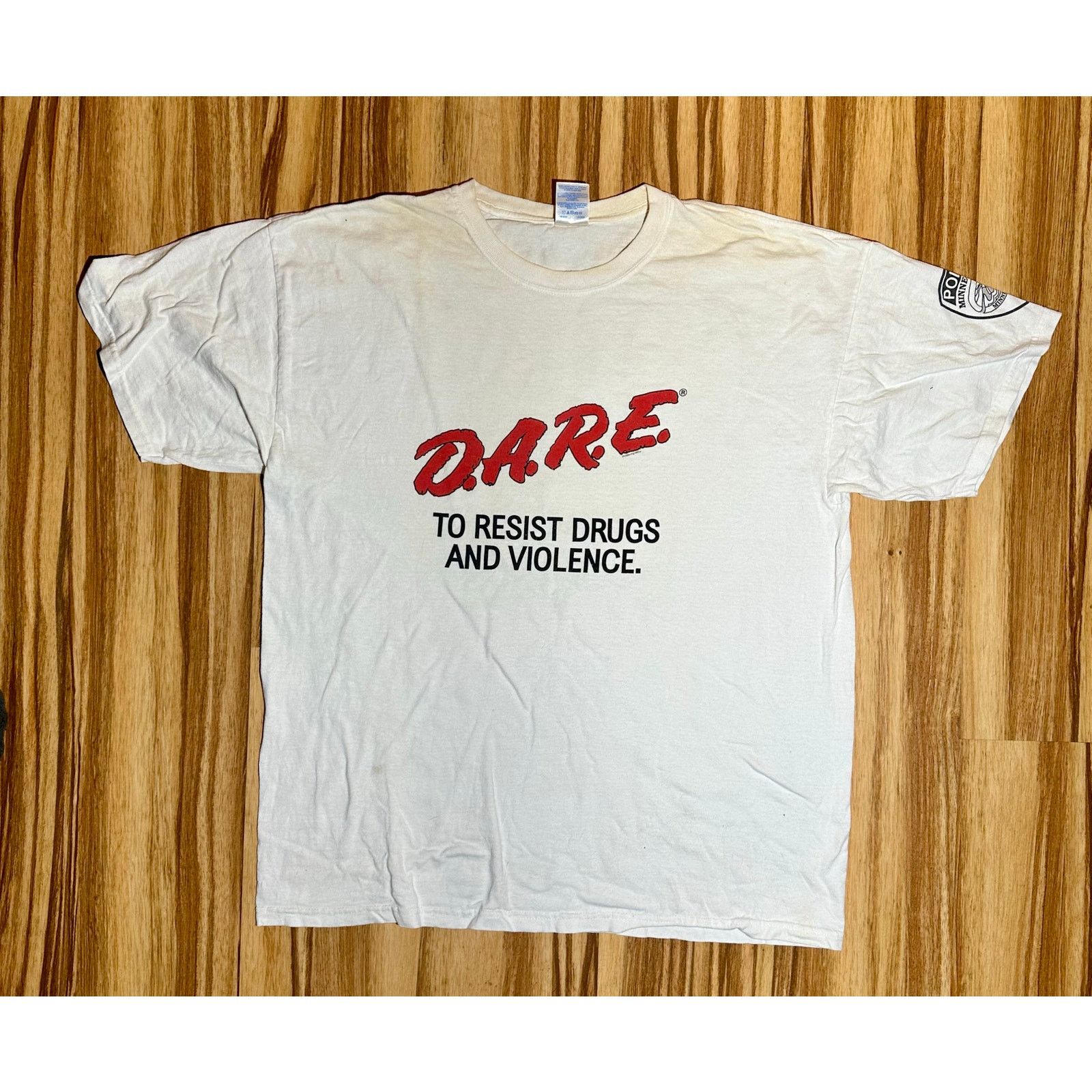 Gildan D.A.R.E To Resist Drugs N Violence MN Police White Tshirt Size US XL / EU 56 / 4 - 2 Thumbnail