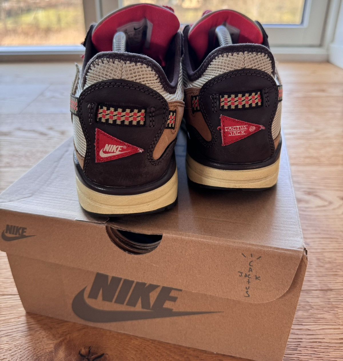 Nike × Travis Scott Travis Scott Nike AM1 | baroque brown | US9 Size US 9 / EU 42 - 4 Thumbnail