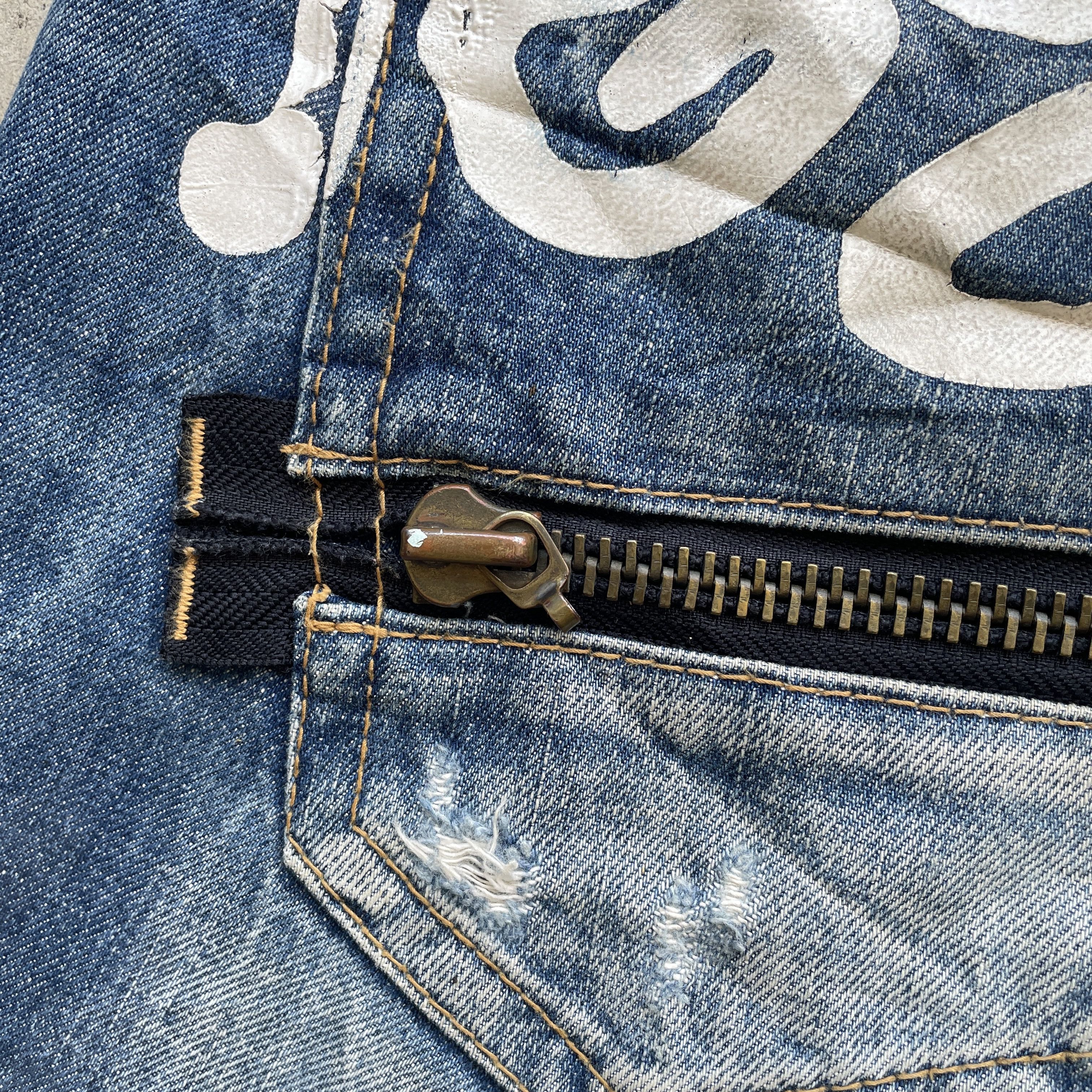 Japanese Brand W32 VINTAGE JAPAN DISTRESSED JEANS SKULLS FADED DENIM PANTS Size US 32 / EU 48 - 14 Thumbnail