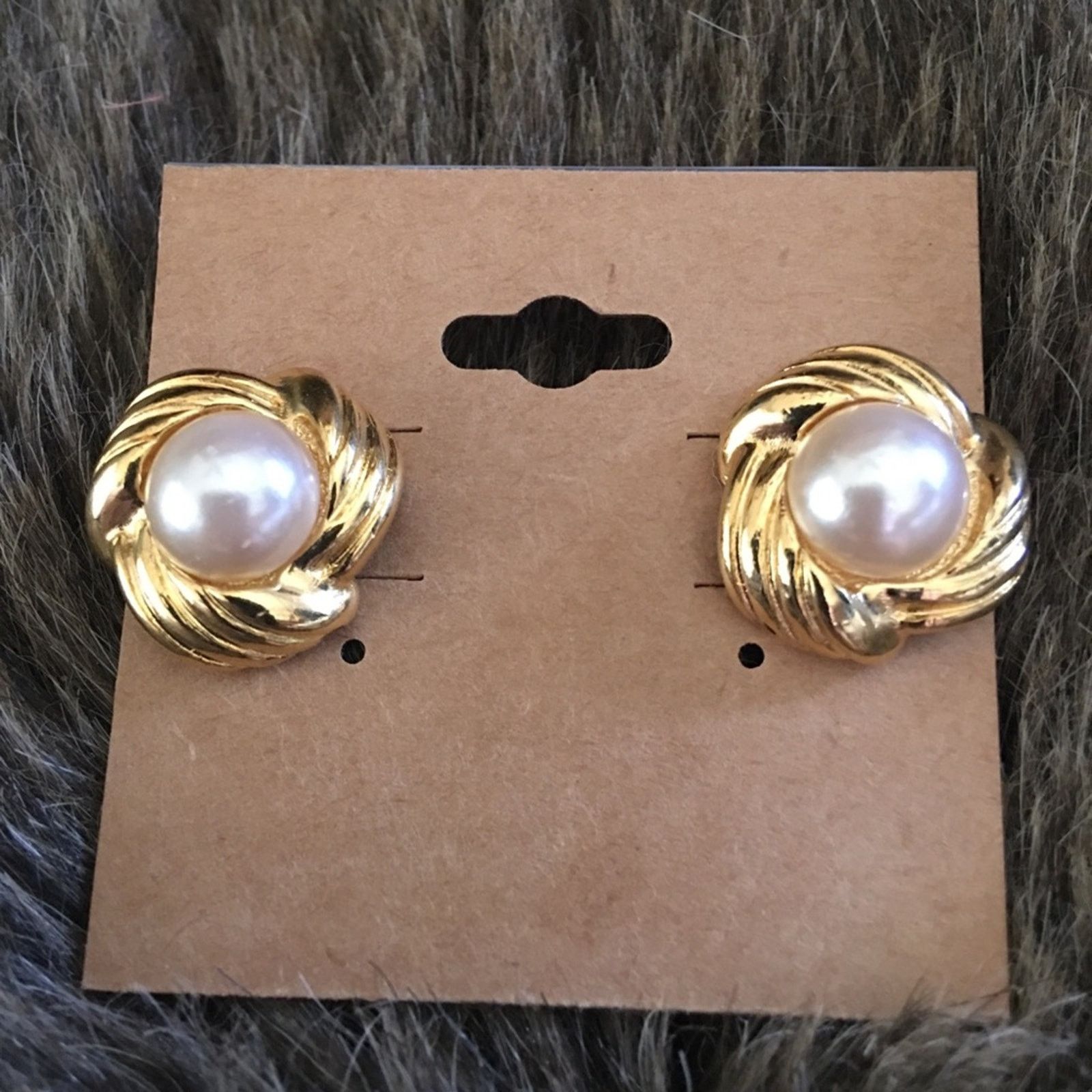Vintage Vintage gold tone faux pearl pierced earrings Size ONE SIZE - 2 Thumbnail