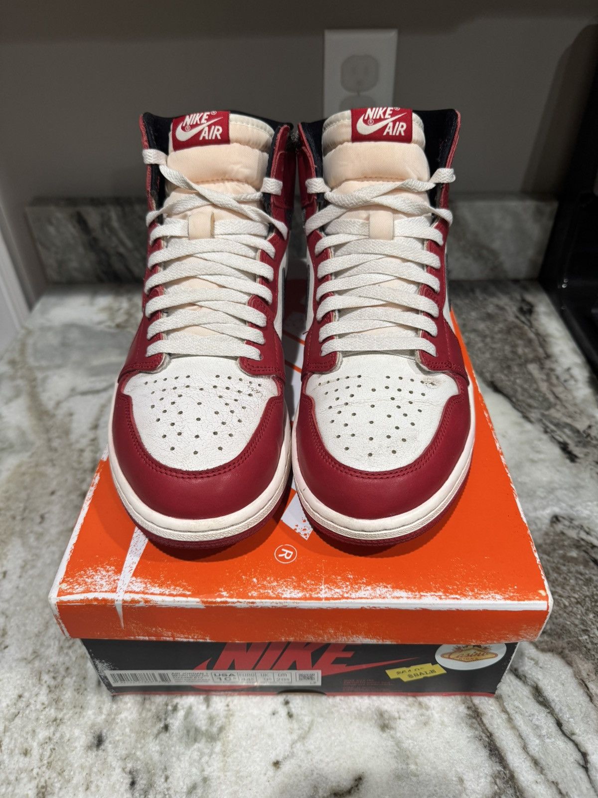 Jordan Brand Jordan 1 Retro High OG Chicago Lost & Found Size US 10.5 / EU 43-44 - 3 Thumbnail