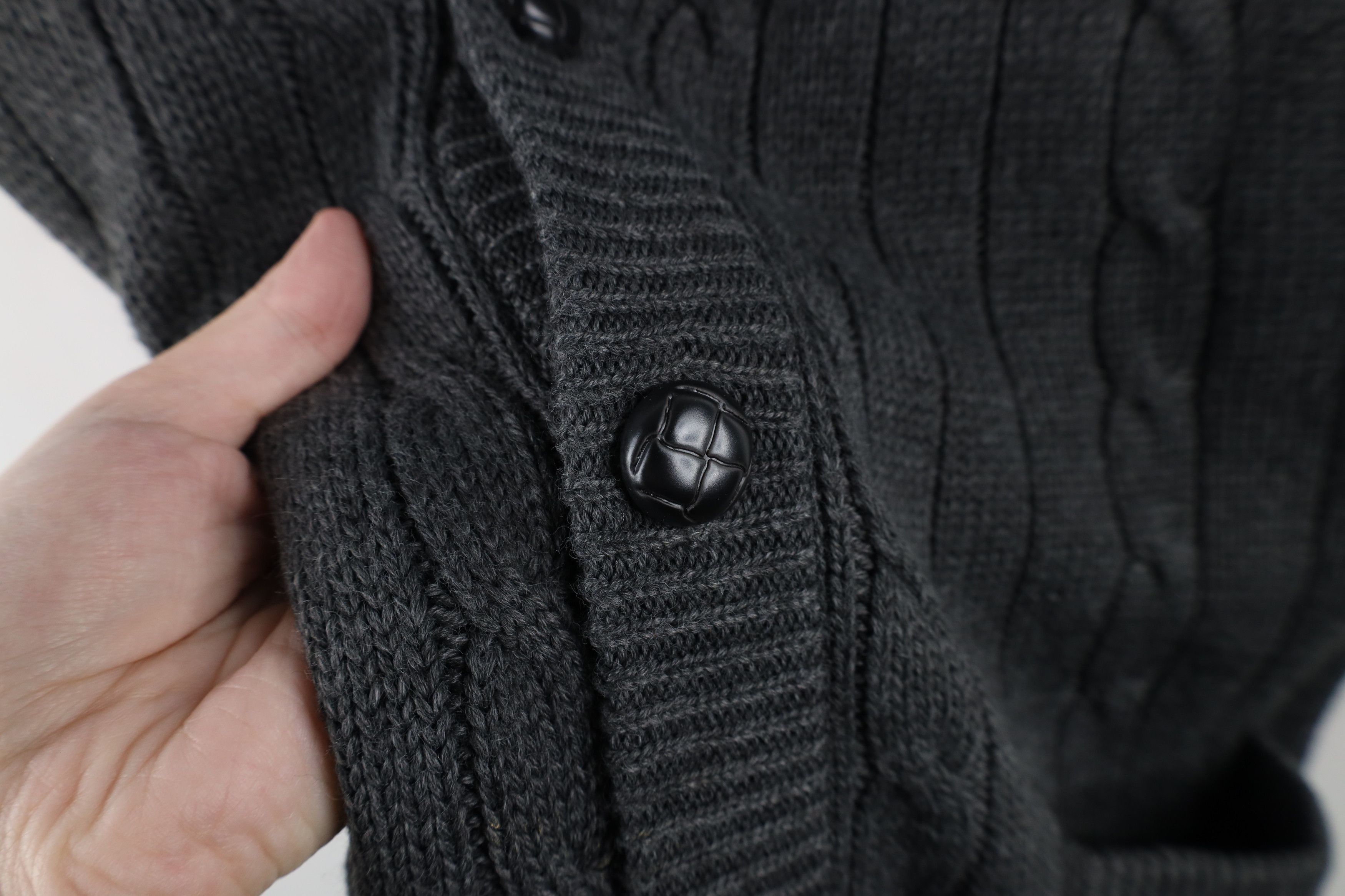 Vintage Vintage 90s Streetwear Cable Knit Cardigan Sweater Vest Gray Size US M / EU 48-50 / 2 - 5 Thumbnail