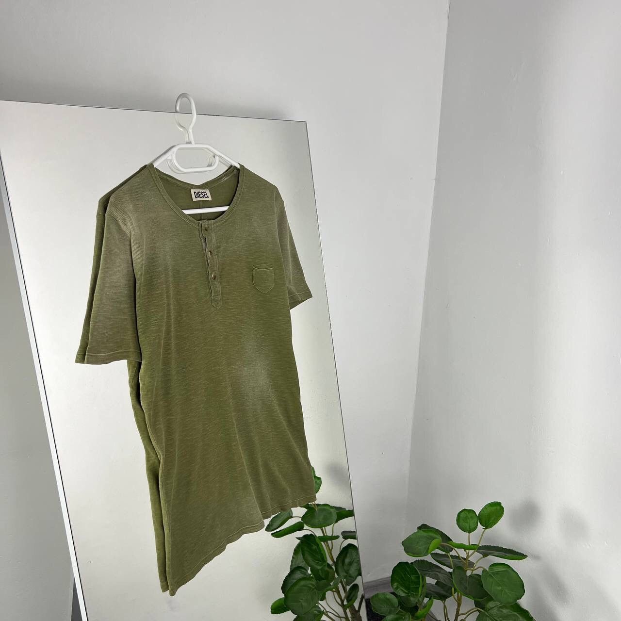 Diesel Rare 90s Diesel Tee Luxury Vintage T-shirt Size US S / EU 44-46 / 1 - 1 Thumbnail