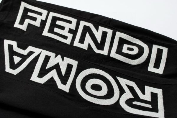 Fendi o1loc1c0824 T-Shirt in Black Size US XL / EU 56 / 4 - 4 Thumbnail