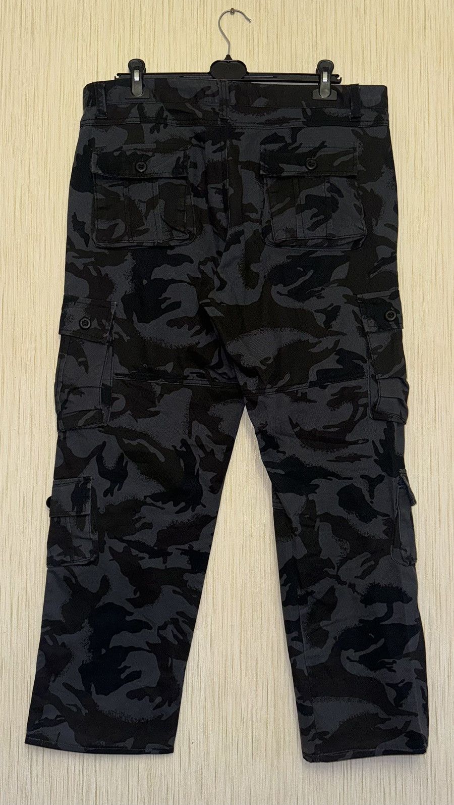Vintage multi pocket black camo cargo pants Japanese style Size US 34 / EU 50 - 1 Thumbnail