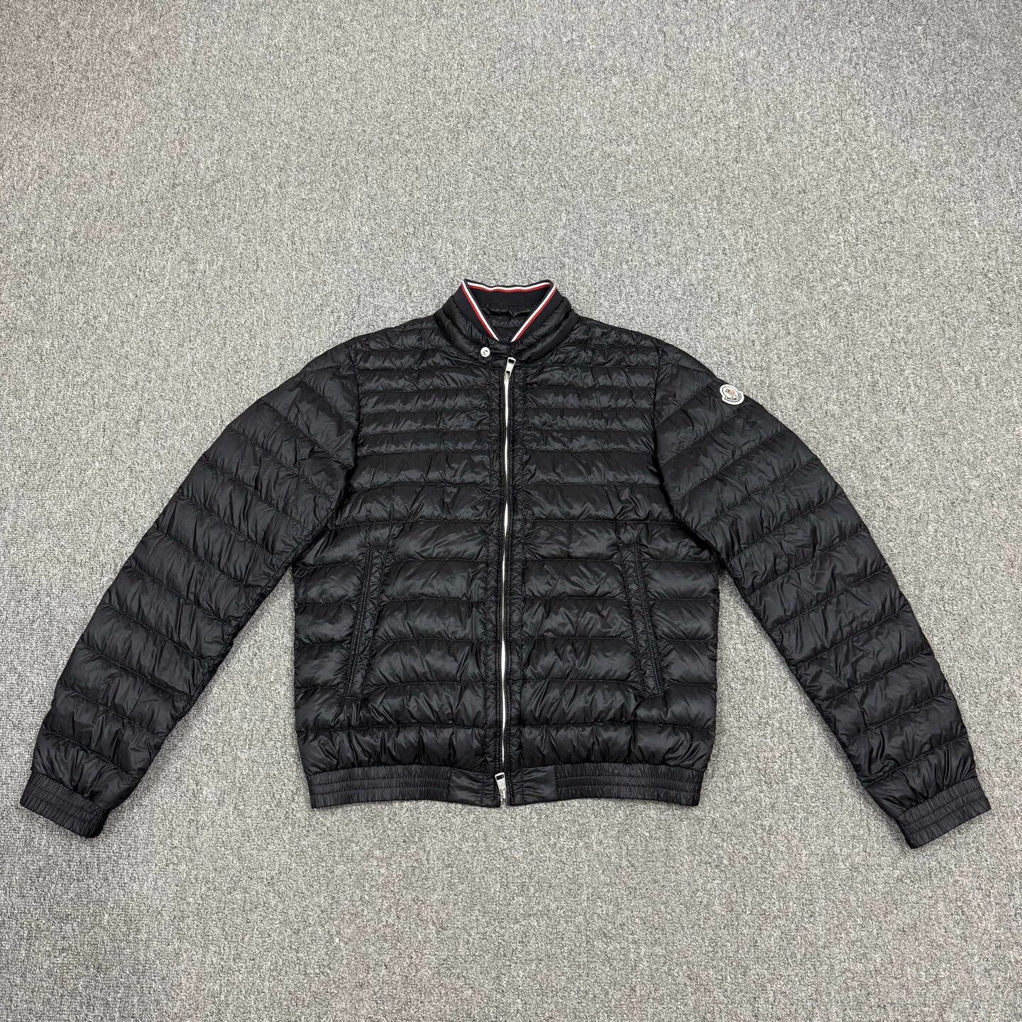 Moncler Moncler black puffer jacket size 3 99 new Size M / US 6-8 / IT 42-44 - 1 Thumbnail