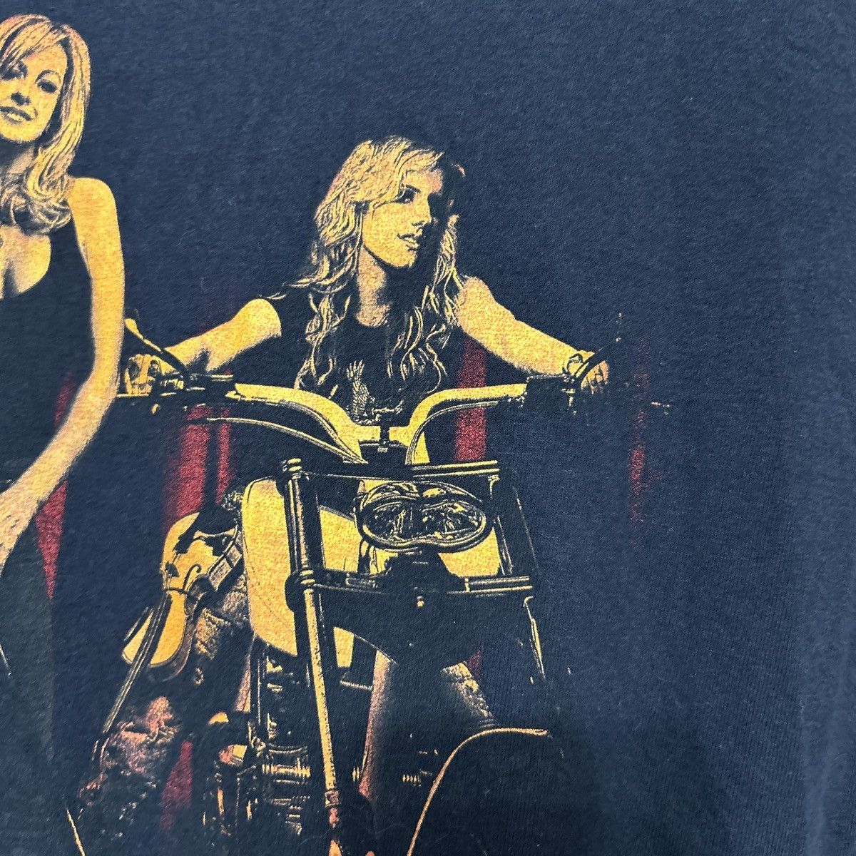 Delta Vintage Bomshel 2006 Graphic Tshirt Size Large - "Bradley" Size L / US 10 / IT 46 - 11 Thumbnail
