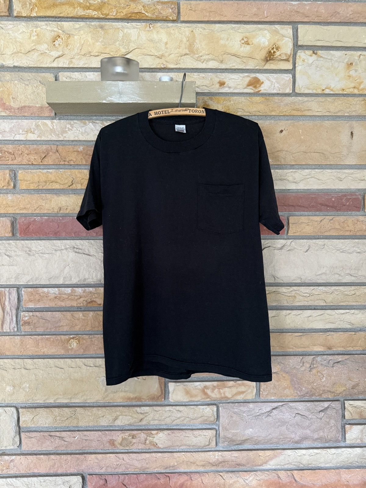 Vintage Vintage 90s Fruit of the Loom Blank Selvedge Pocket Tee Size US L / EU 52-54 / 3 - 1 Thumbnail