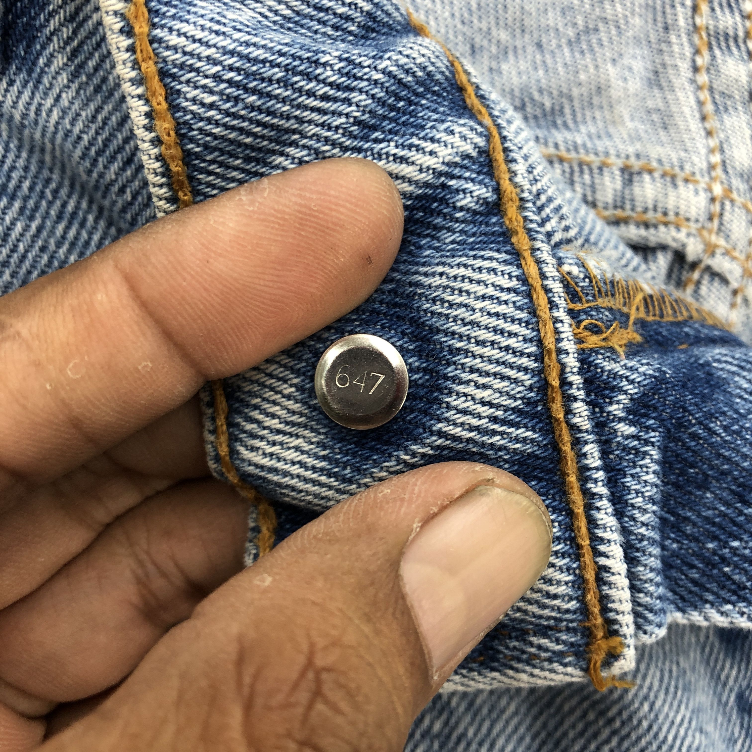 Levi's Vintage Levis Sun Faded Jeans Levi's 550 Light Wash Denim Size US 30 / EU 46 - 7 Thumbnail