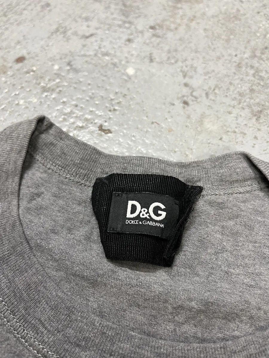 Dolce & Gabbana 2000s Dolce & Gabbana Claudia Schiffer Naked Grey T-Shirt Size US S / EU 44-46 / 1 - 6 Thumbnail