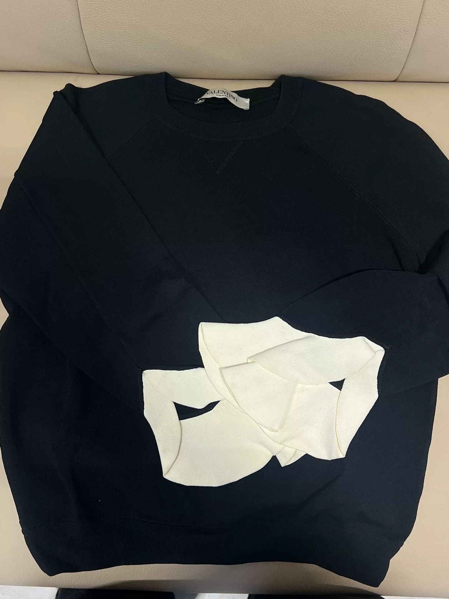 Valentino Valentino Fashionable Top with Unique Sleeves Size M / US 6-8 / IT 42-44 - 1 Thumbnail