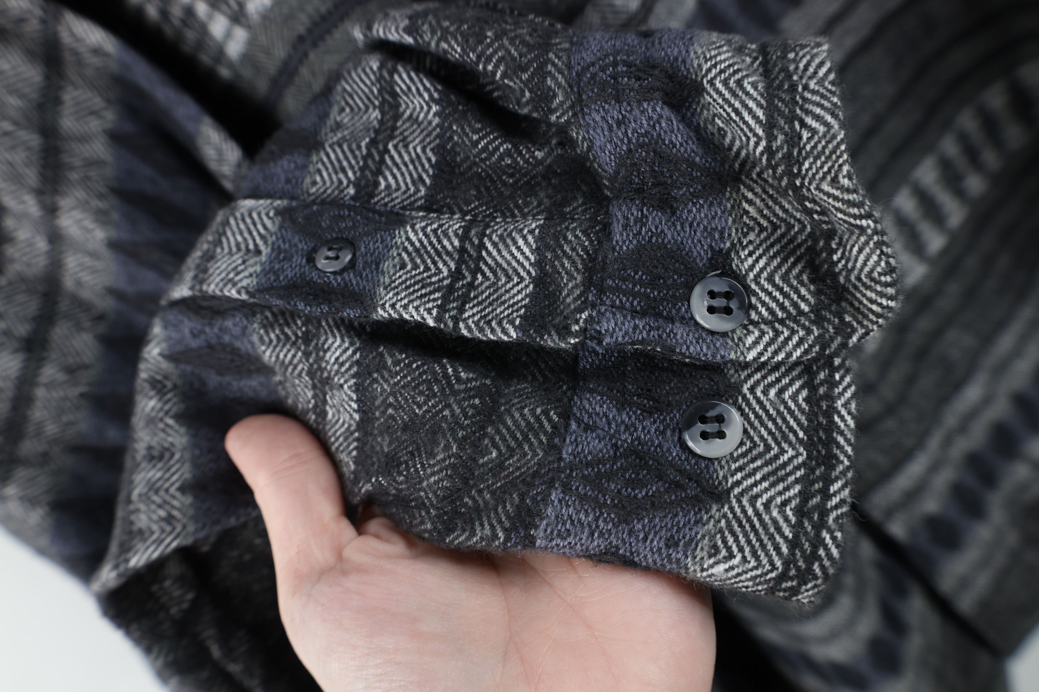 Vintage Vintage 90s Streetwear Geometric Collared Button Shirt Size US XL / EU 56 / 4 - 6 Thumbnail