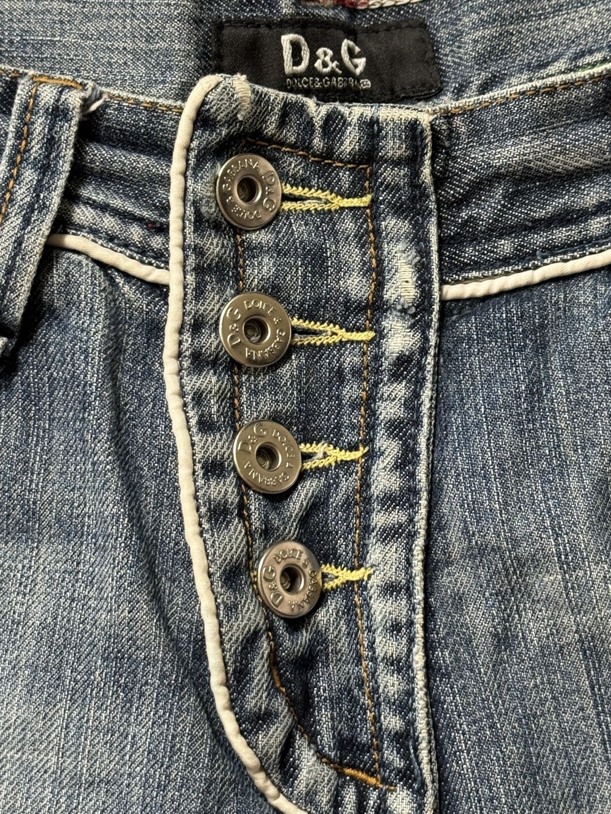Vintage VINTAGE D&G MINI DISTRESSED STYLE SHORTS Size 32" / US 10 / IT 46 - 7 Thumbnail