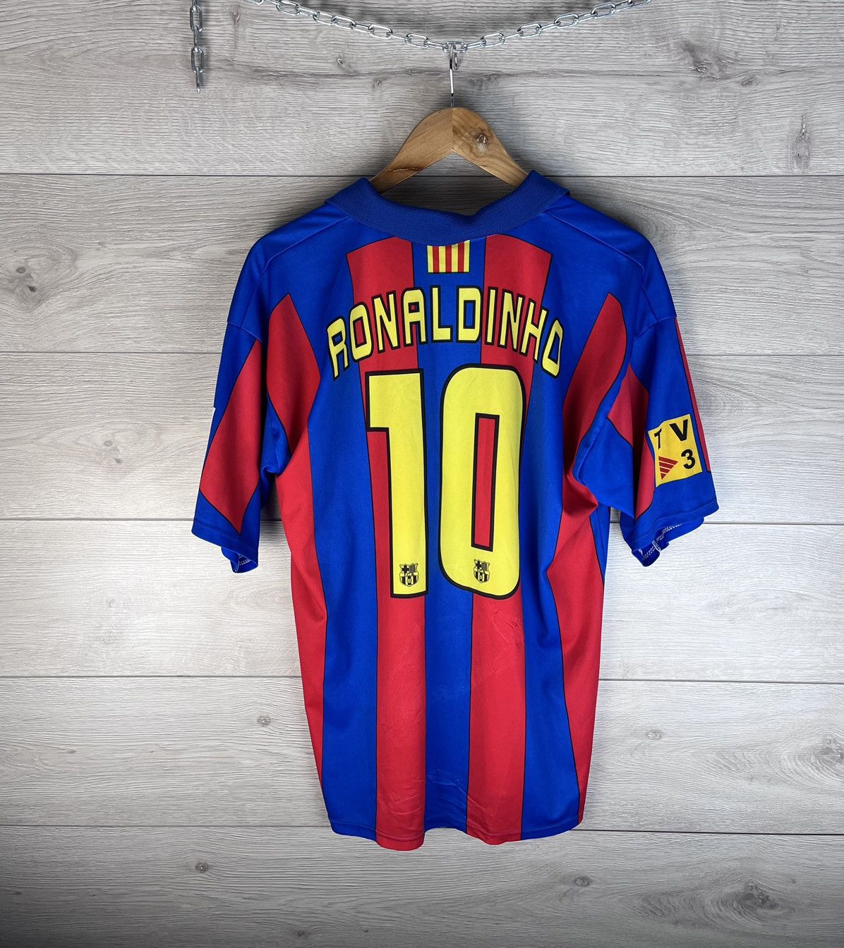 Other Men’s soccer jersey Fc Barcelona #10 Ronaldinho Laliga Size US XL / EU 56 / 4 - 1 Thumbnail