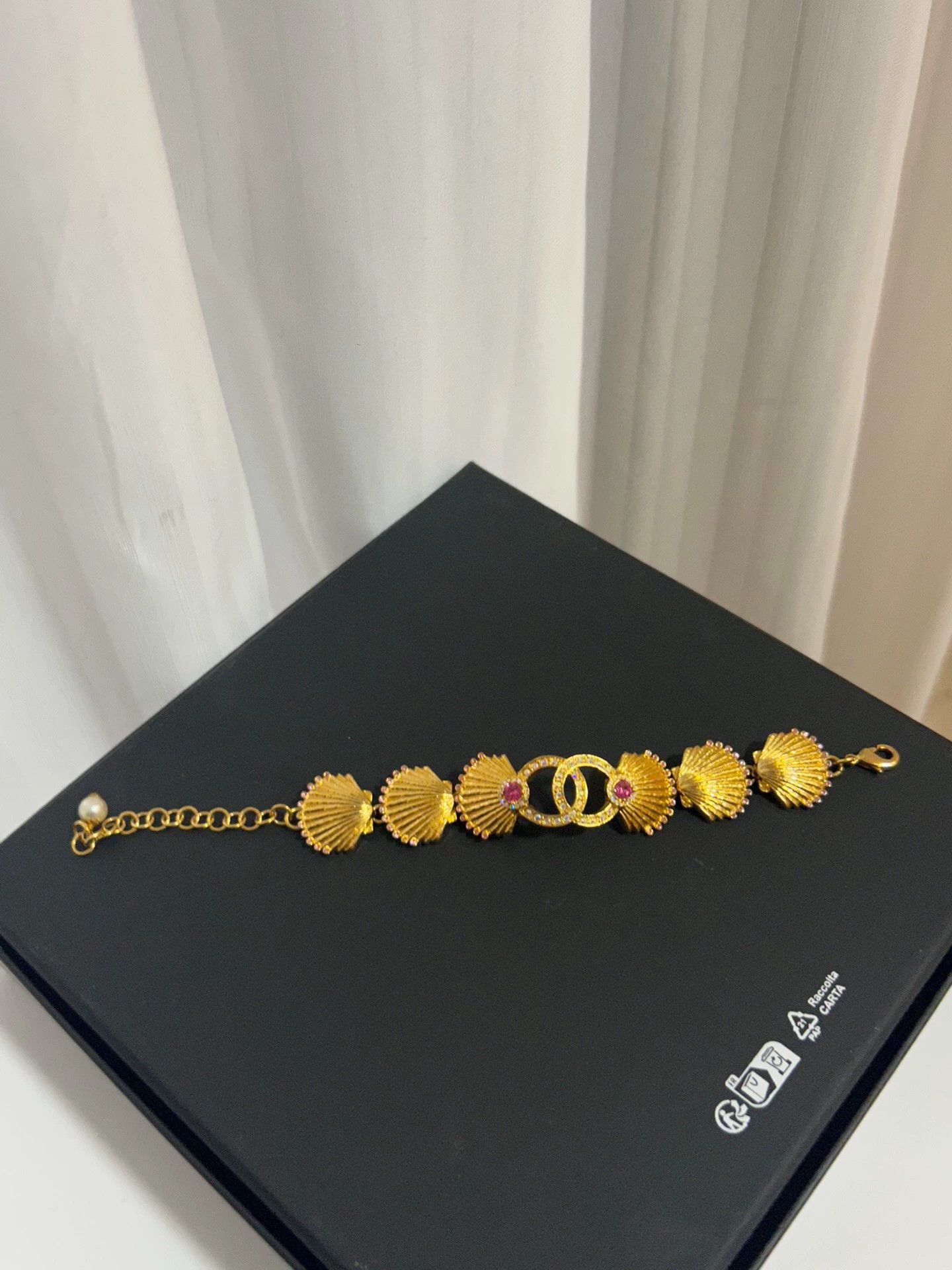 Chanel Chanel Mermaid Shell Retro Embossed Bracelet Size ONE SIZE - 2 Thumbnail