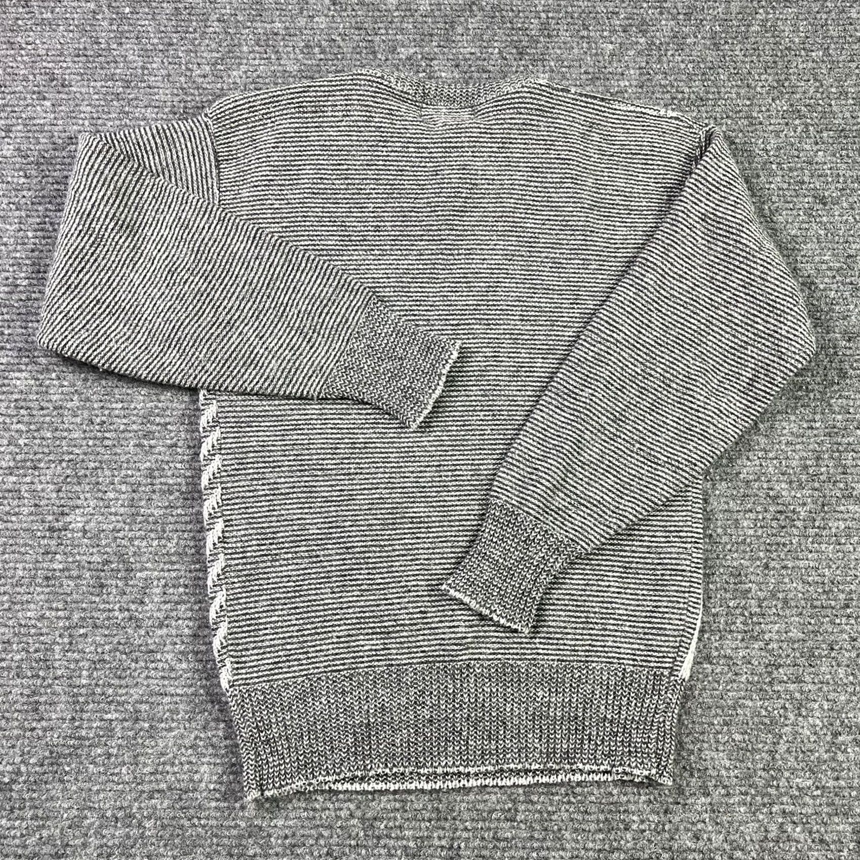 Vintage VINTAGE Charter Oak Sweater Geometric Pattern Gray Medium Mens Cardigan Crew Neck Long Sleeve Knit Size US M / EU 48-50 / 2 - 3 Thumbnail