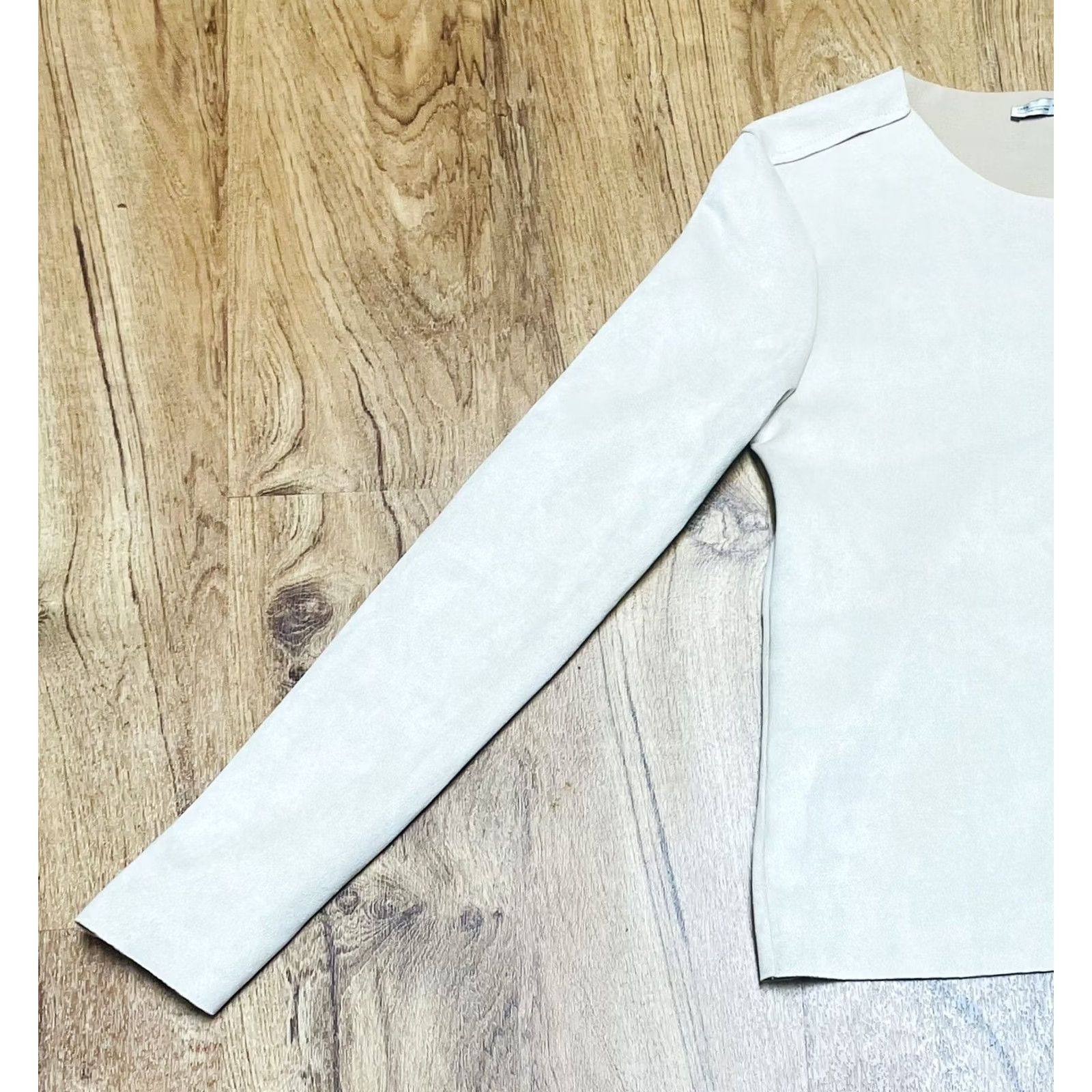 Zara Zara Blouse Shirt Women’s Long Sleeve Light Brown Beige Size S Regular Polyester Solid Spring Winter Fall MadeIn Mexico Size S / US 4 / IT 40 - 3 Thumbnail