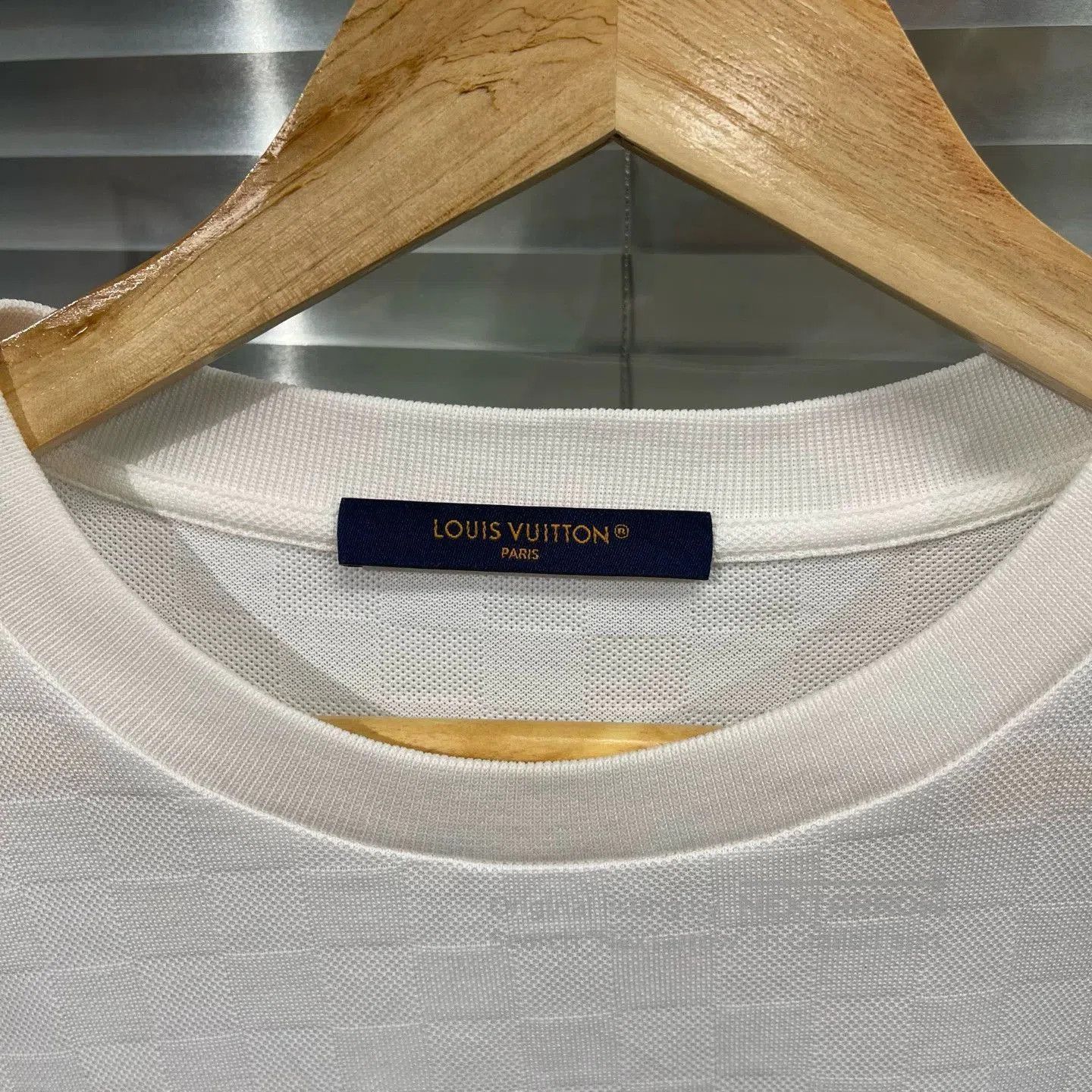 Louis Vuitton White Short-Sleeve Crewneck T-Shirt. Size US S / EU 44-46 / 1 - 3 Thumbnail