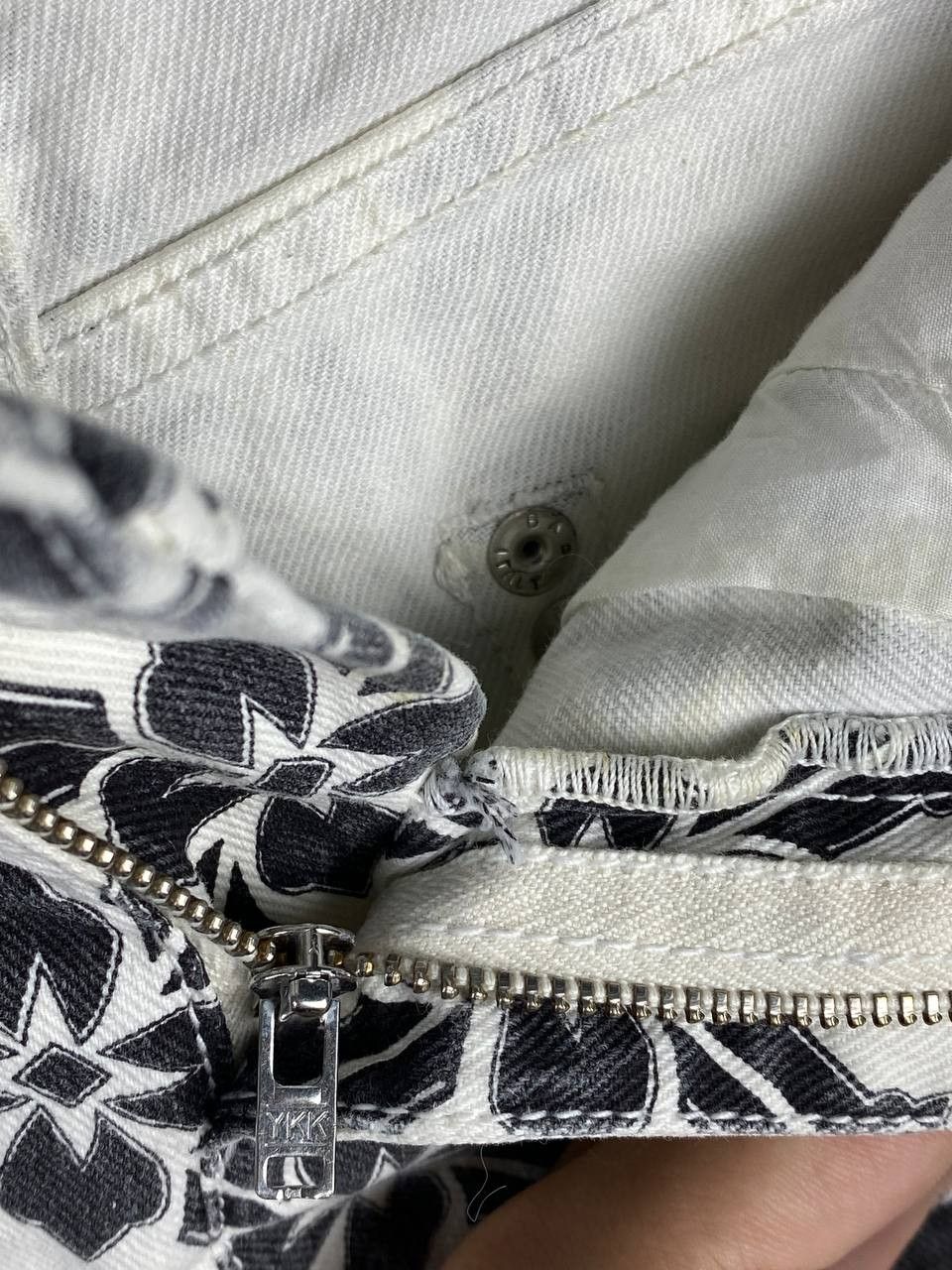 Isabel Marant × Isabel Marant Etoile Isabel Marant Etoile White Rhinestone Denim Shorts Size 25" / US 0 / IT 36 - 10 Thumbnail
