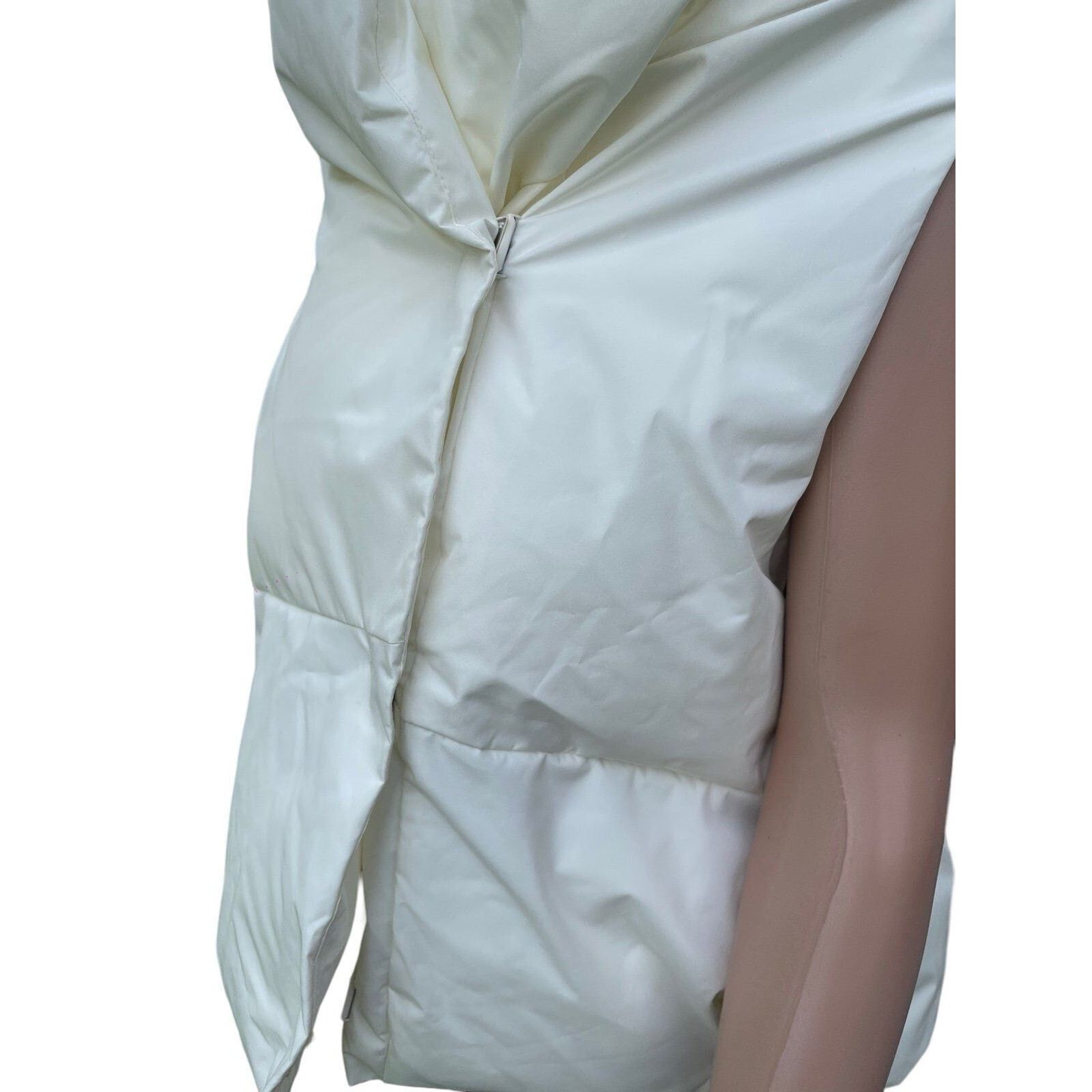 Other Pretty rugged white Waterproof Pretty Puffer Vest SZ:M/L NWT Size S / US 4 / IT 40 - 8 Thumbnail