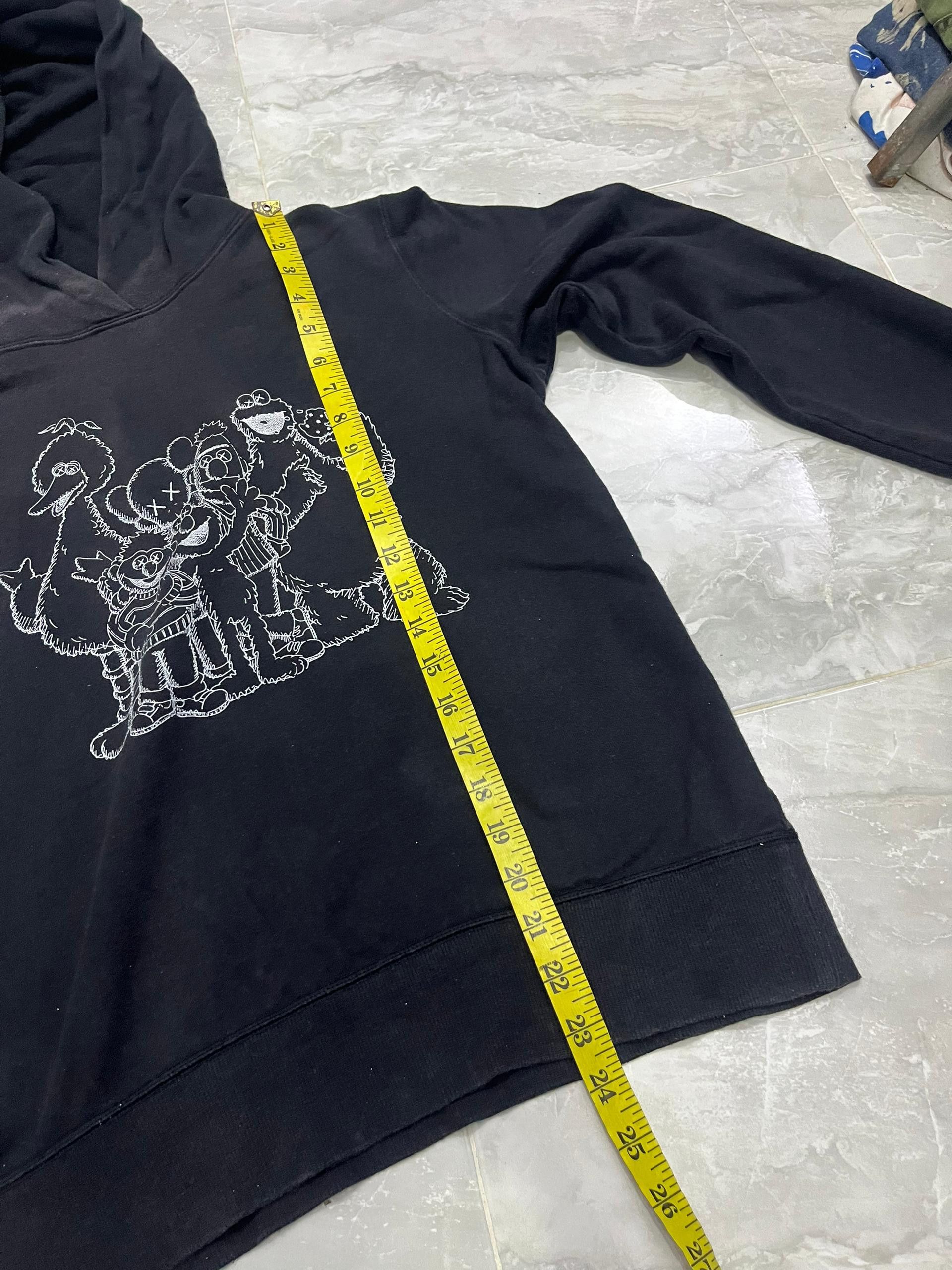 Kaws × Uniqlo Uniqlo UT Sesame Street x KAWS Hoodie Black Size US S / EU 44-46 / 1 - 13 Thumbnail