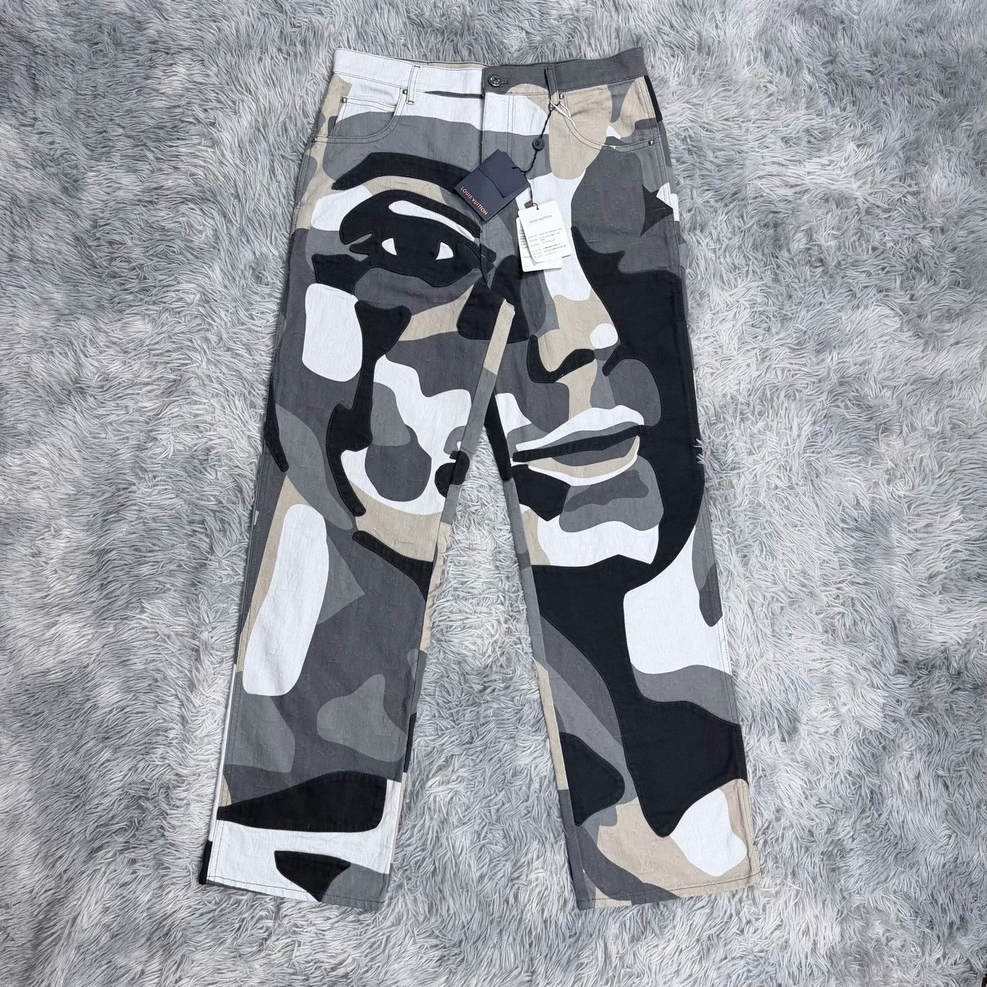 Louis Vuitton Louis Vuitton Multi Camo Designer Size US S / EU 44-46 / 1 - 1 Thumbnail
