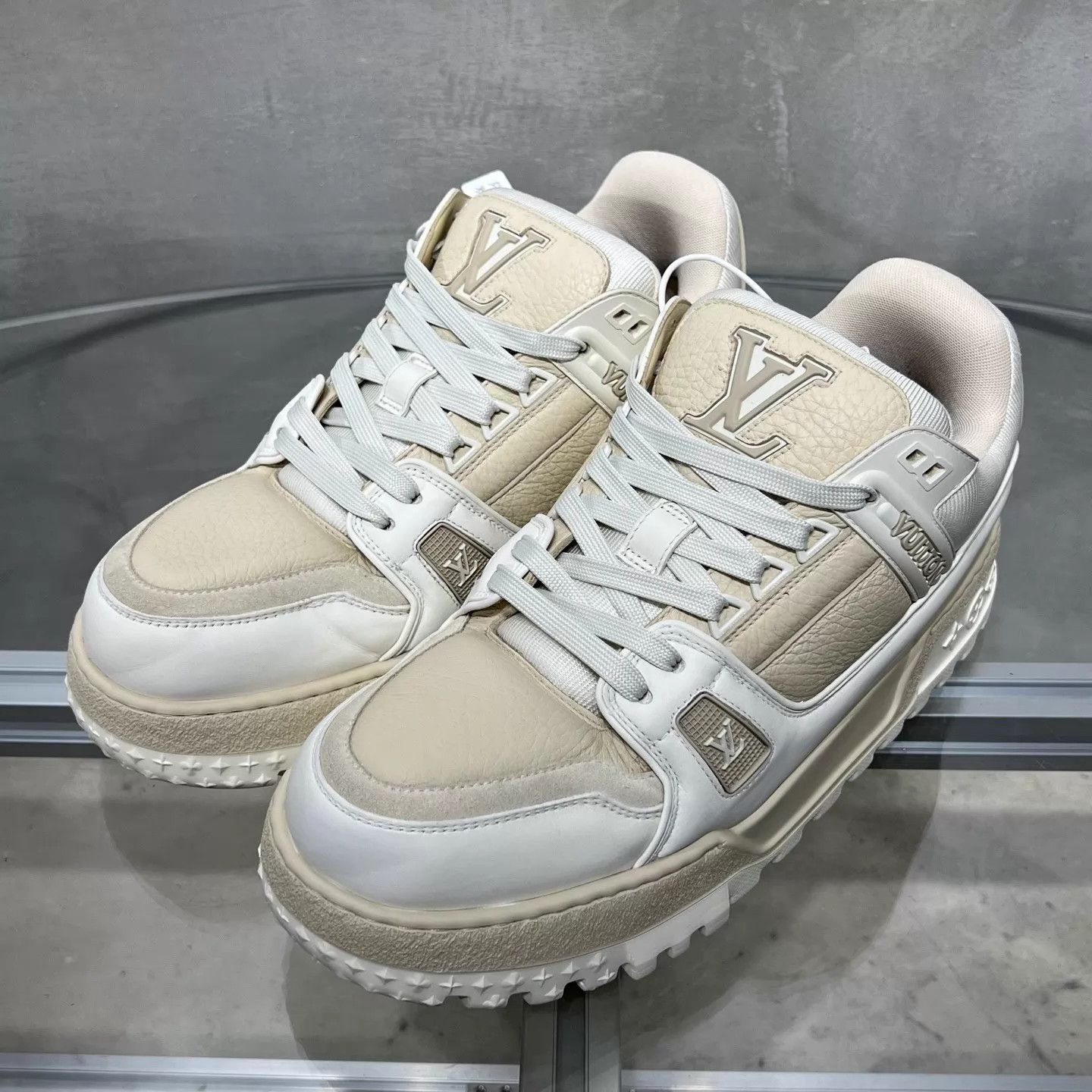 Louis Vuitton LV Trainer Cream UK8.5 42.5 YH22885 Size US 9.5 / EU 42-43 - 2 Thumbnail