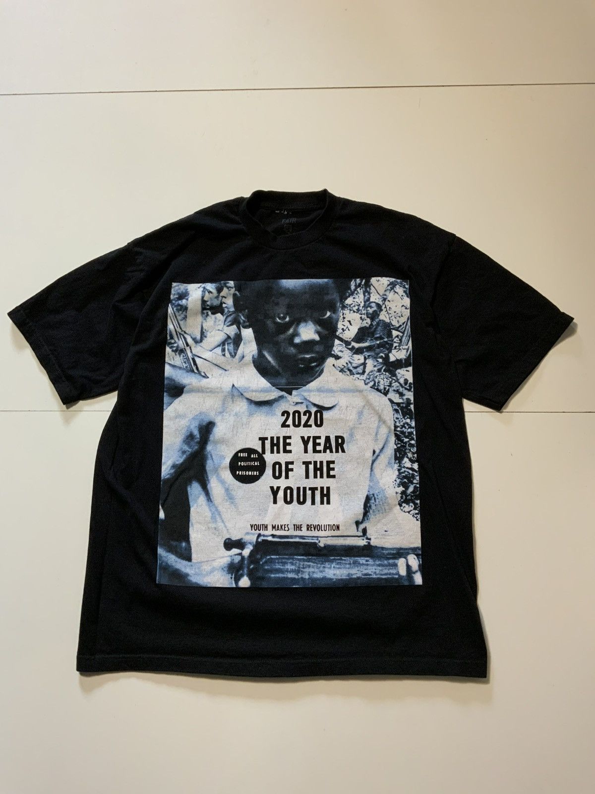 Other Fair Housing The Year Youth Makes The Revolution T-Shirt Size US L / EU 52-54 / 3 - 1 Thumbnail