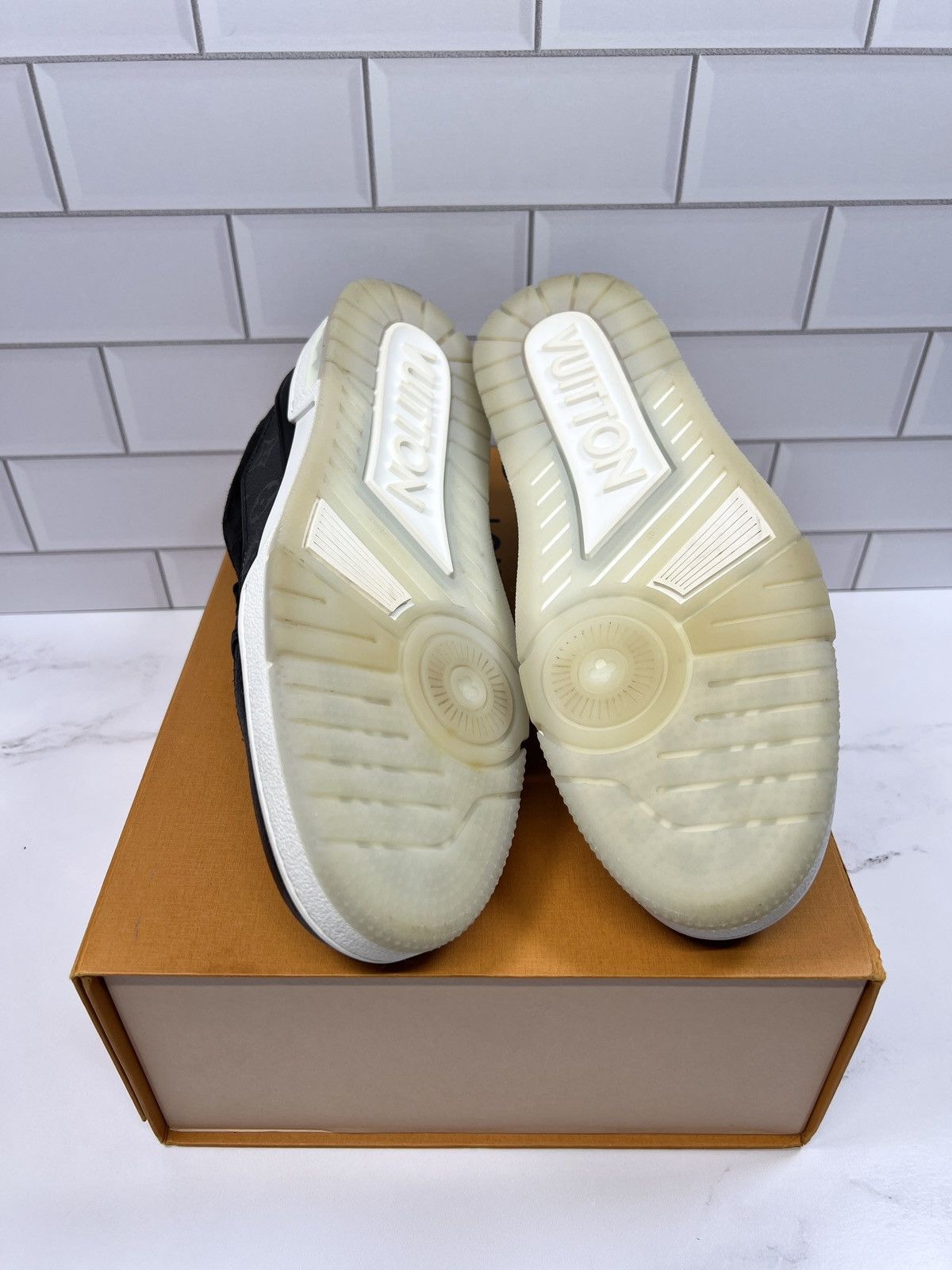 Louis Vuitton LV Louis Vuitton Leather Suede Trainer Trainers Men Sneakers Size US 8.5 / EU 41-42 - 3 Thumbnail