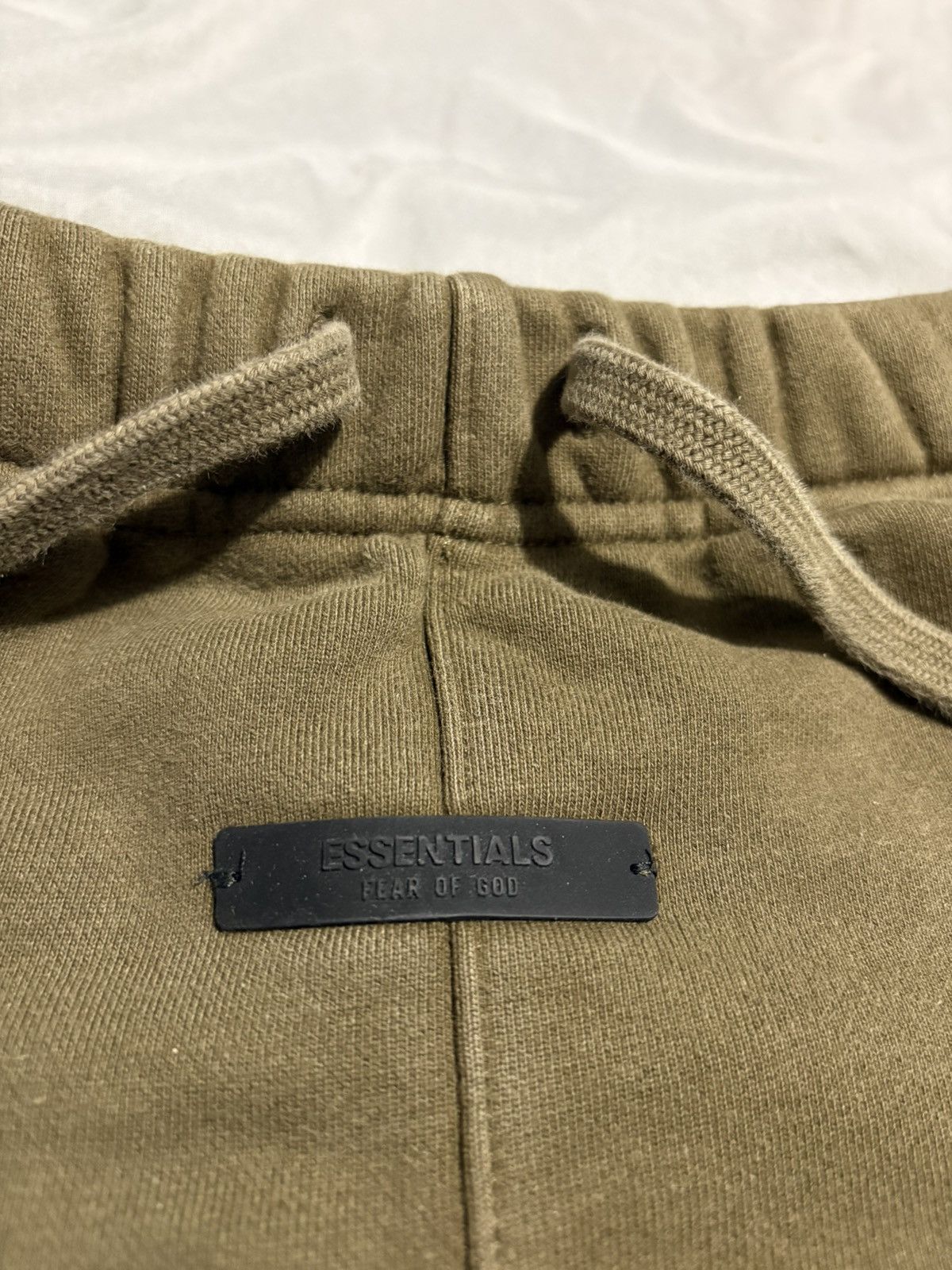 Essentials 26” FW24 Fear of God Essentials Sweatpants olive green khaki Size 26" / US 2 / IT 38 - 4 Thumbnail