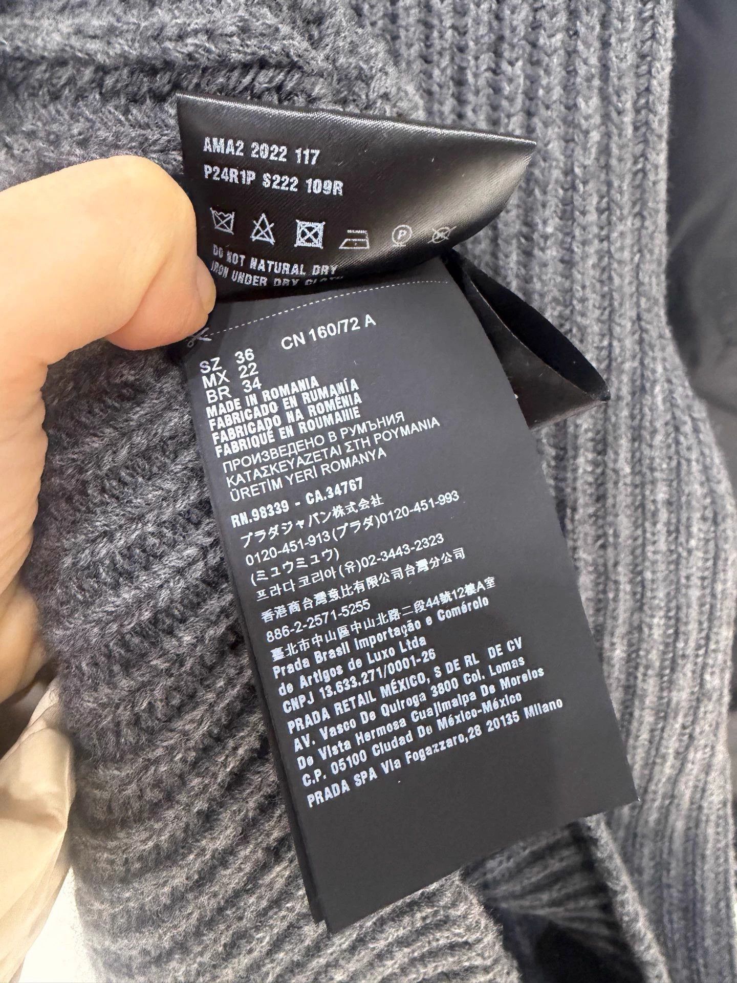 Prada Prada Grey Patchwork Knit Sweater w/ Triangle Logo (36) Size M / US 6-8 / IT 42-44 - 4 Thumbnail