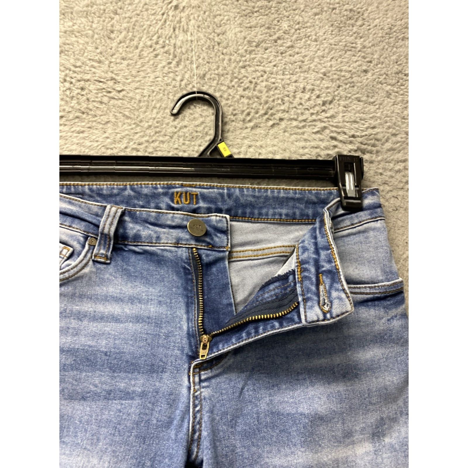 Vintage KUT from the Kloth Jeans Women’s Size 4 Slim Distressed Denim Blue 26 Inseam Button Zip Pockets Cotton Spandex Skinny/Stretch Size 30" / US 8 / IT 44 - 6 Thumbnail