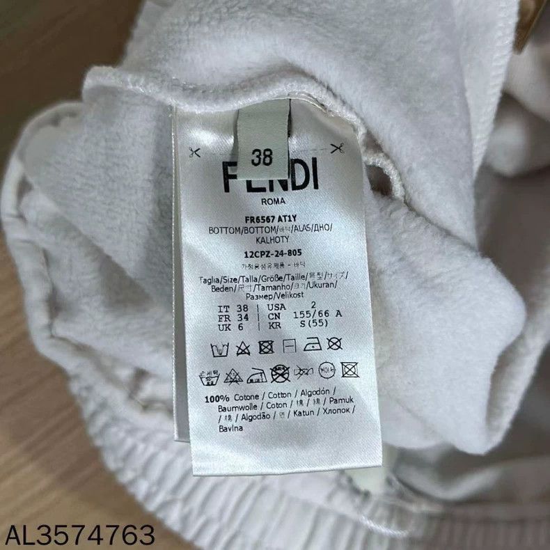 Fendi Fendi Logo Printed Shorts for Men Size US 38 / EU 54 - 6 Thumbnail