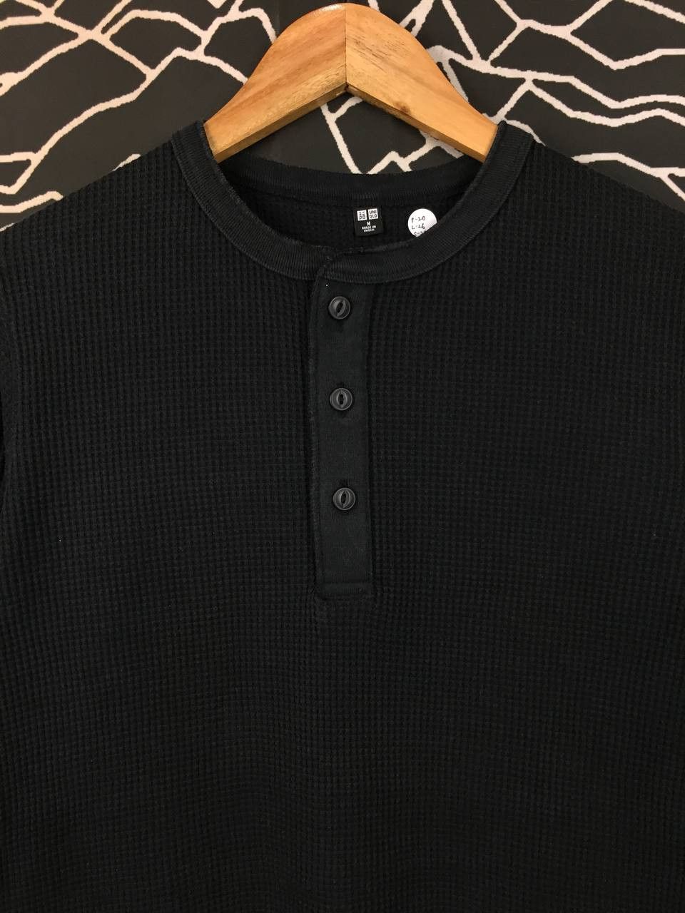 Uniqlo Uniqlo Waffle Knit Henley Long Sleeve Tee Size M Size US M / EU 48-50 / 2 - 3 Thumbnail