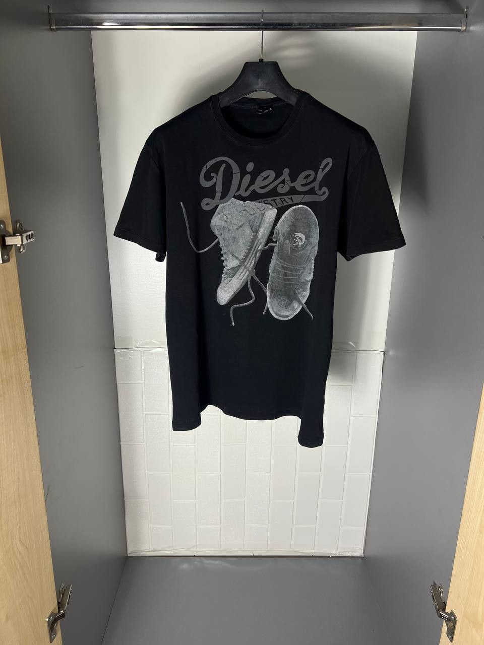 Diesel VINTAGE DIESEL INDUSTRY DENIM DIVISION T-SHIRT RETRO Y2K 90s Size US L / EU 52-54 / 3 - 1 Thumbnail