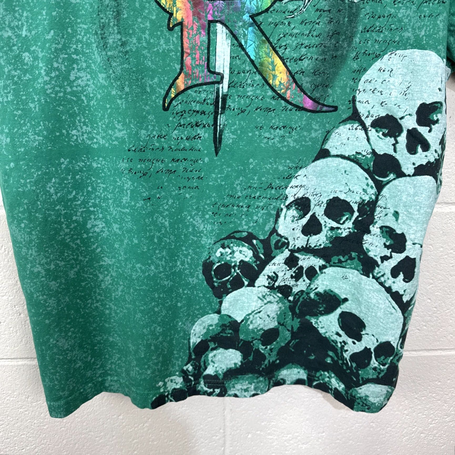 Vintage VINTAGE Revolution Men's T-Shirt Large Green Punk Skull Graphic 2000s Retro Grunge 90s Casual Size US L / EU 52-54 / 3 - 7 Thumbnail