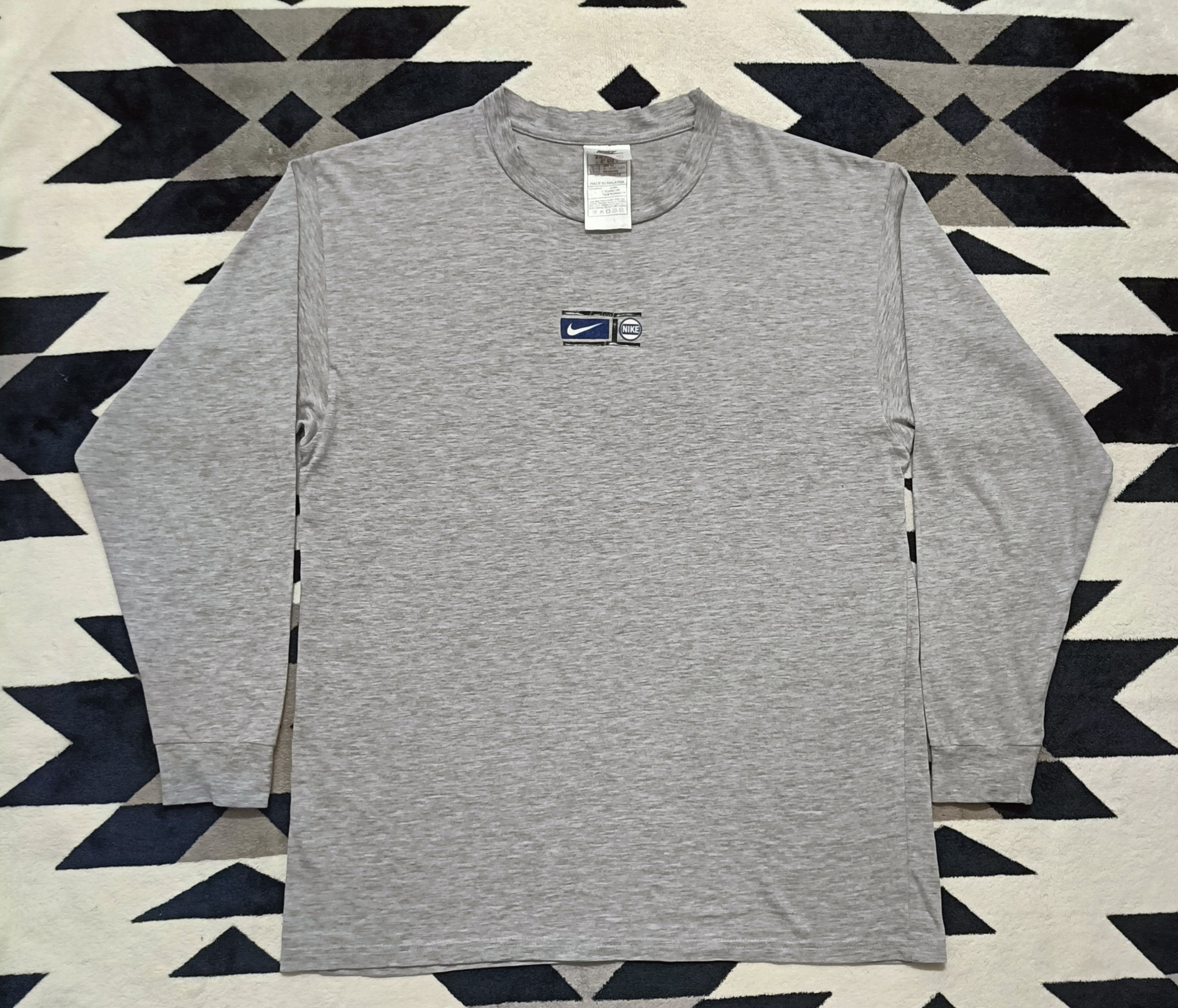 Nike 🔥🔥 Rare Vintage Distressed Nike Center Long Sleeve Tee Size US L / EU 52-54 / 3 - 2 Thumbnail