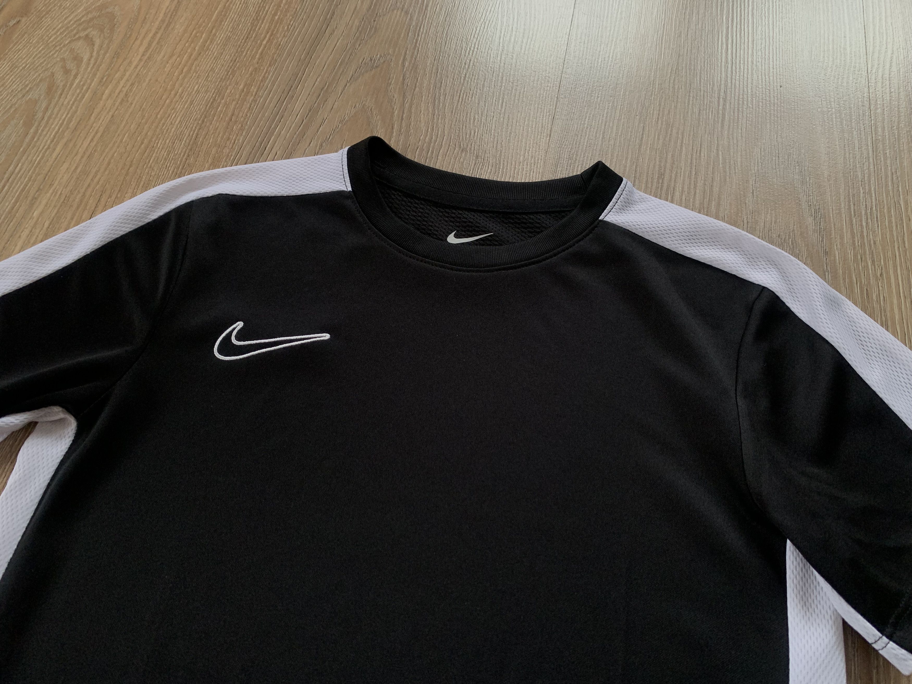 Nike Youth Nike Dri-Fit Black Training T-Shirt Size US XXS / EU 40 - 4 Thumbnail